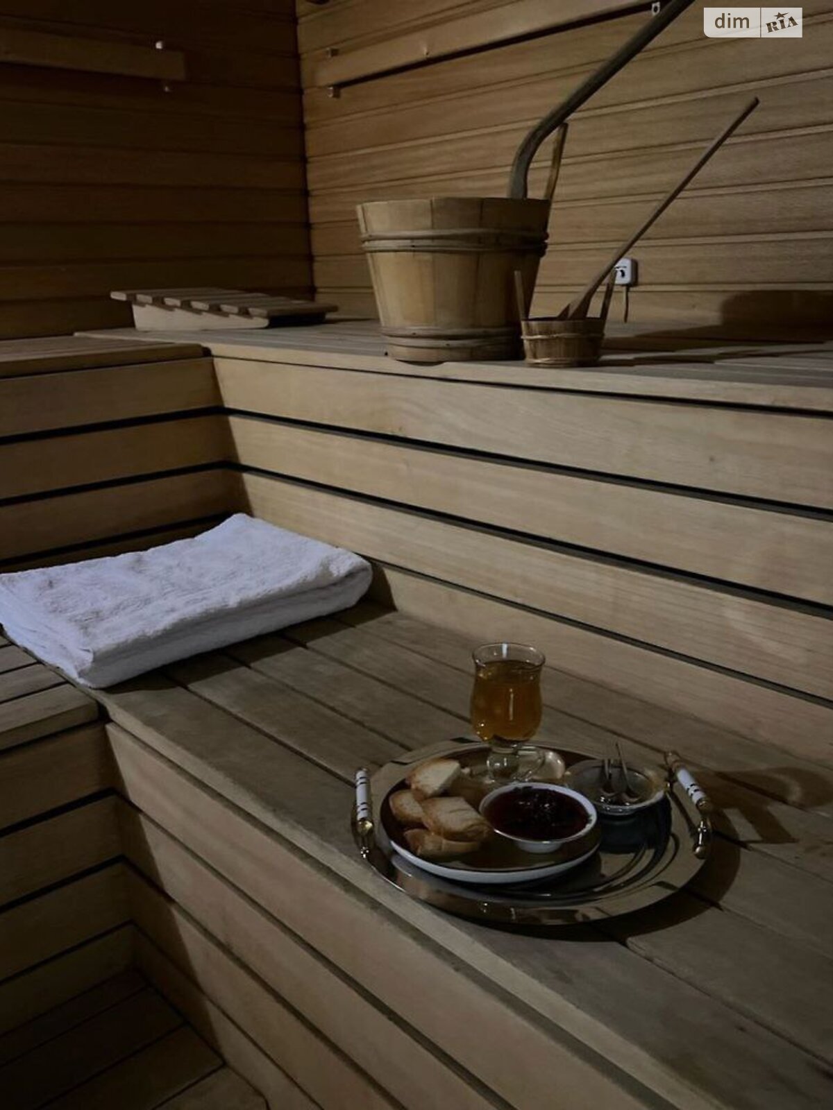 трехэтажный дом с верандой, 1800 кв. м, кирпич. Сдается помесячно в Днепре, в районе ДИИТ фото 1 трехэтажный дом с верандой, 1800 кв. м, кирпич. Сдается помесячно в Днепре, в районе ДИИТ фото 1