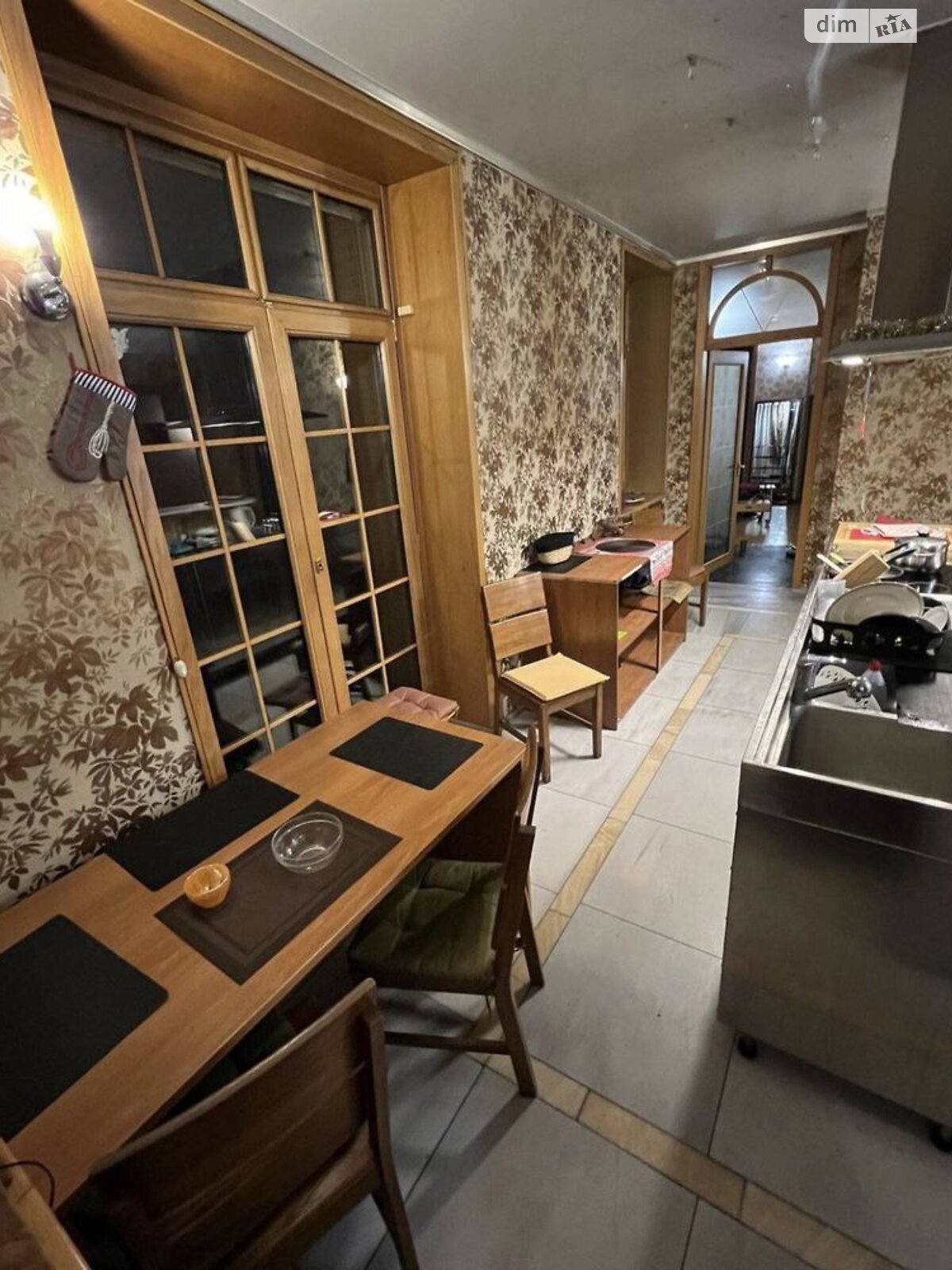 трехэтажный дом с верандой, 1800 кв. м, кирпич. Сдается помесячно в Днепре, в районе ДИИТ фото 1 трехэтажный дом с верандой, 1800 кв. м, кирпич. Сдается помесячно в Днепре, в районе ДИИТ фото 1