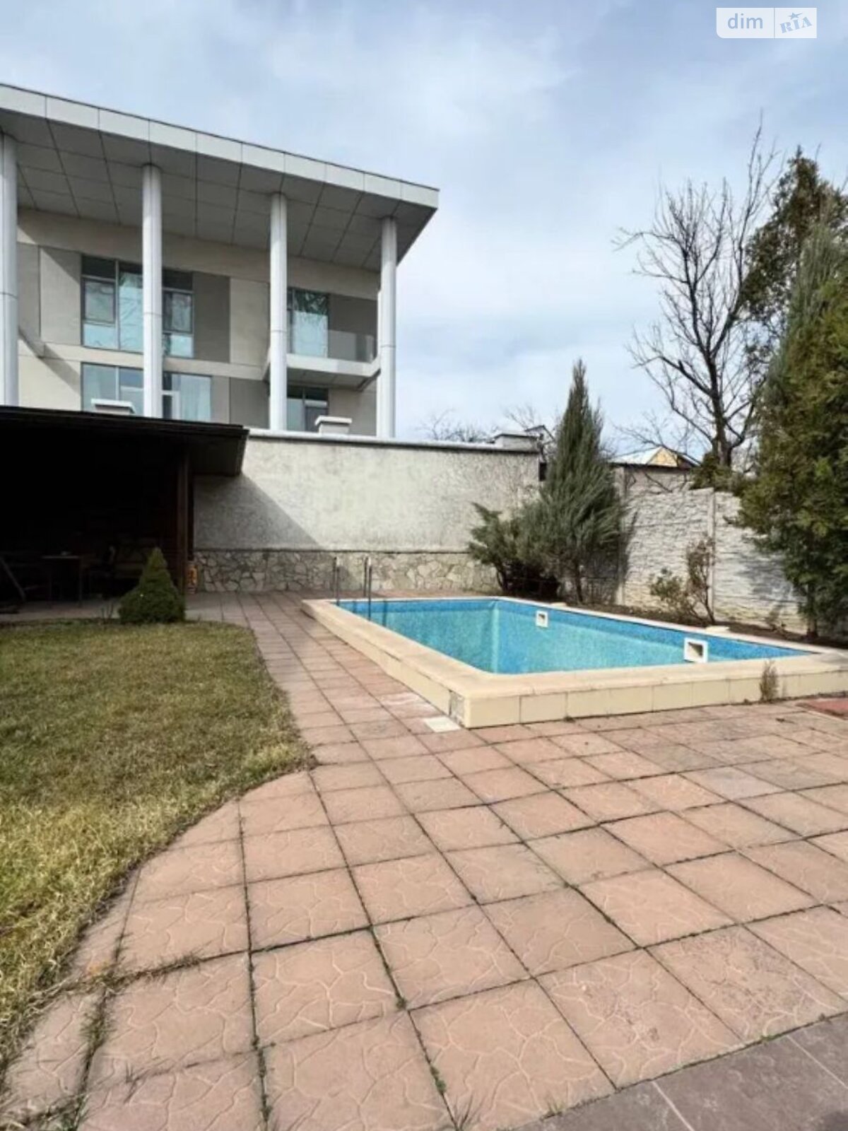 двоповерховий будинок з гаражем, 200 кв. м, цегла. Здається помісячно в Дніпрі, в районі ДІІТ фото 1 двопроверховий будинок з гаражем, 200 кв. м, цегла. Здається помісячно в Дніпрі, в районі ДІІТ фото 1