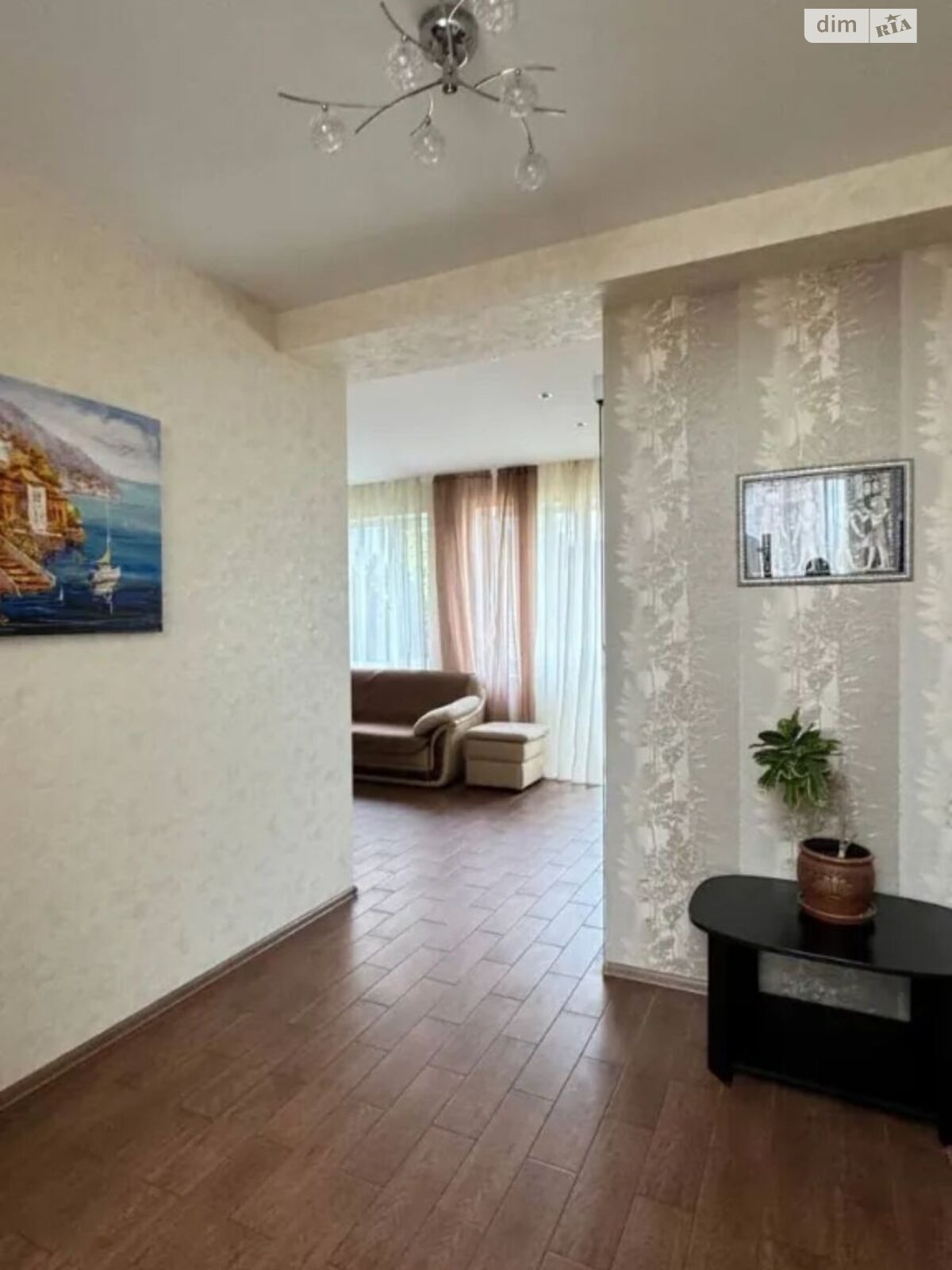 двоповерховий будинок з гаражем, 200 кв. м, цегла. Здається помісячно в Дніпрі, в районі ДІІТ фото 1 двопроверховий будинок з гаражем, 200 кв. м, цегла. Здається помісячно в Дніпрі, в районі ДІІТ фото 1