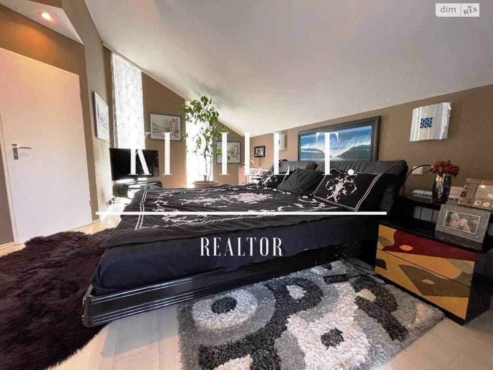 трехэтажный дом с гаражом, 250 кв. м, кирпич. Сдается помесячно в Днепре, в районе ДИИТ фото 1