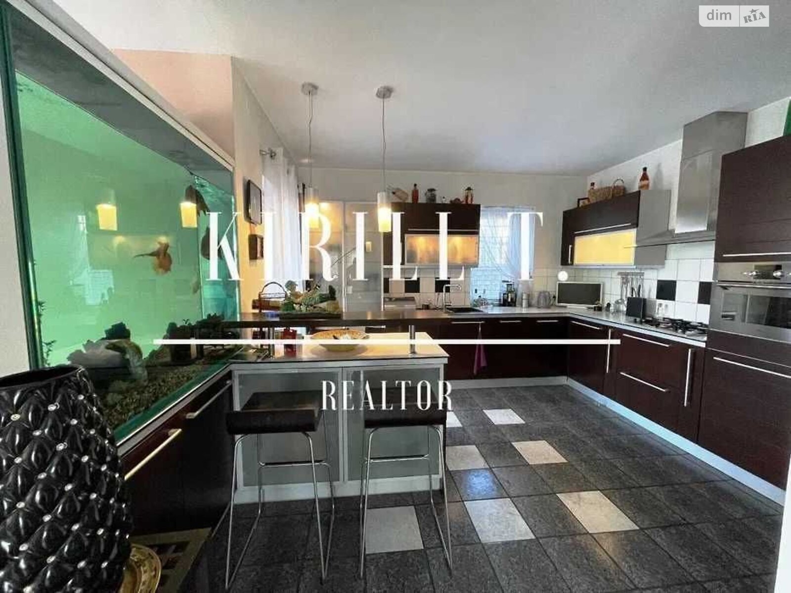 трехэтажный дом с гаражом, 250 кв. м, кирпич. Сдается помесячно в Днепре, в районе ДИИТ фото 1