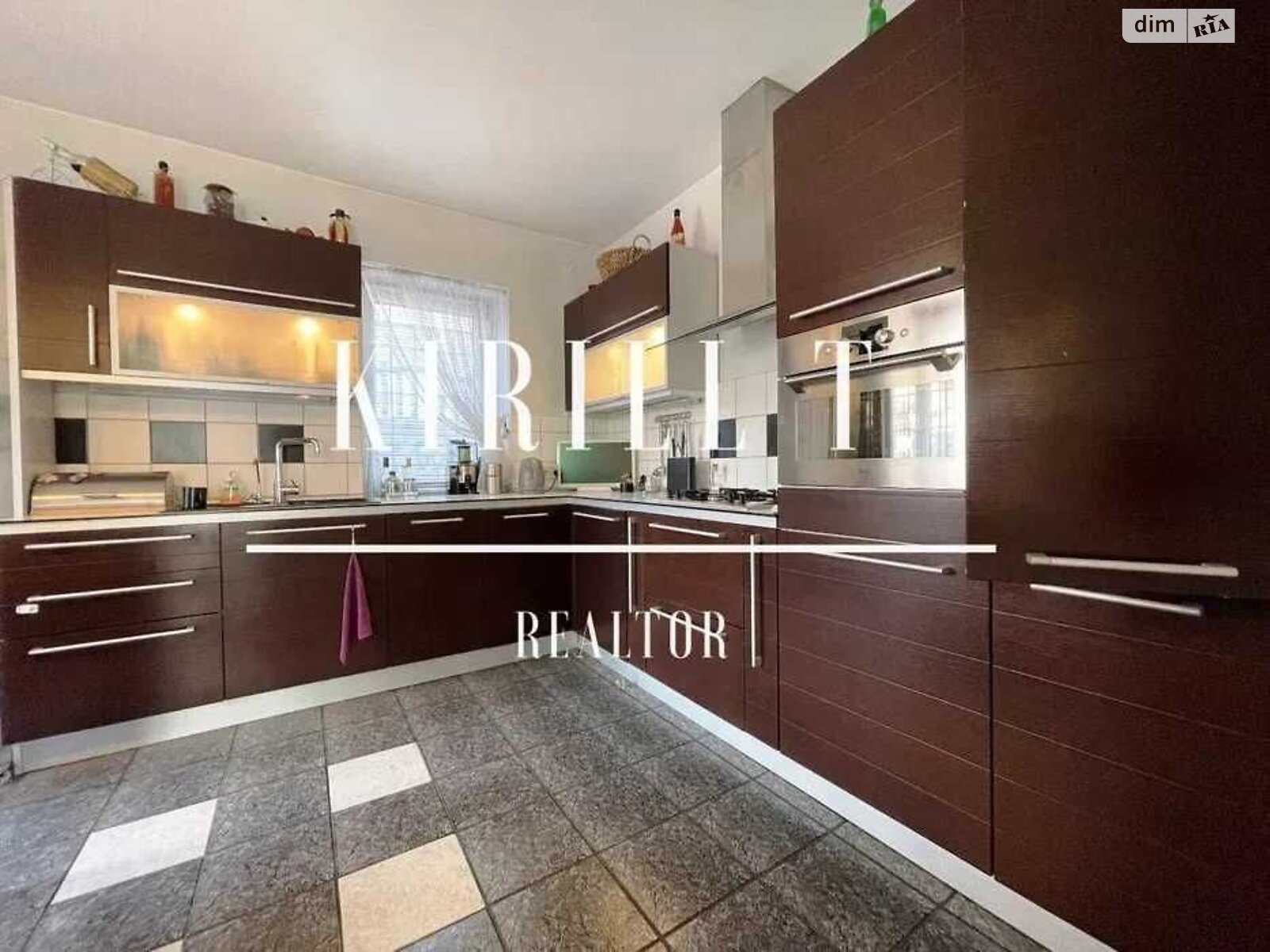 трехэтажный дом с гаражом, 250 кв. м, кирпич. Сдается помесячно в Днепре, в районе ДИИТ фото 1