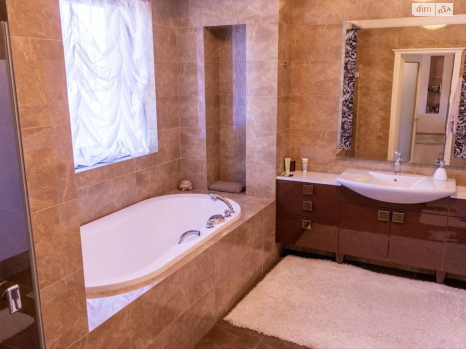 двухэтажный дом с верандой, 350 кв. м, кирпич. Сдается помесячно в Днепре, в районе ДИИТ фото 1