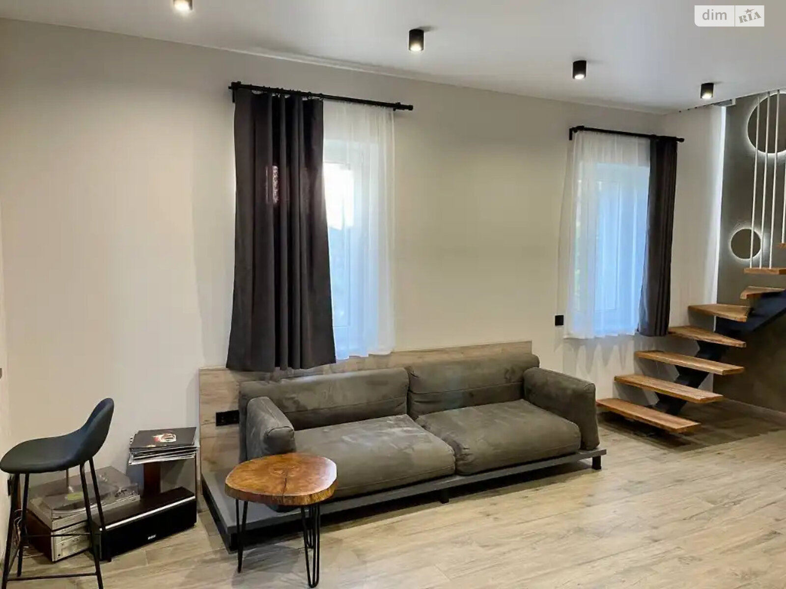 двухэтажный дом, 120 кв. м, кирпич. Сдается помесячно в Днепре, в районе ДИИТ фото 1