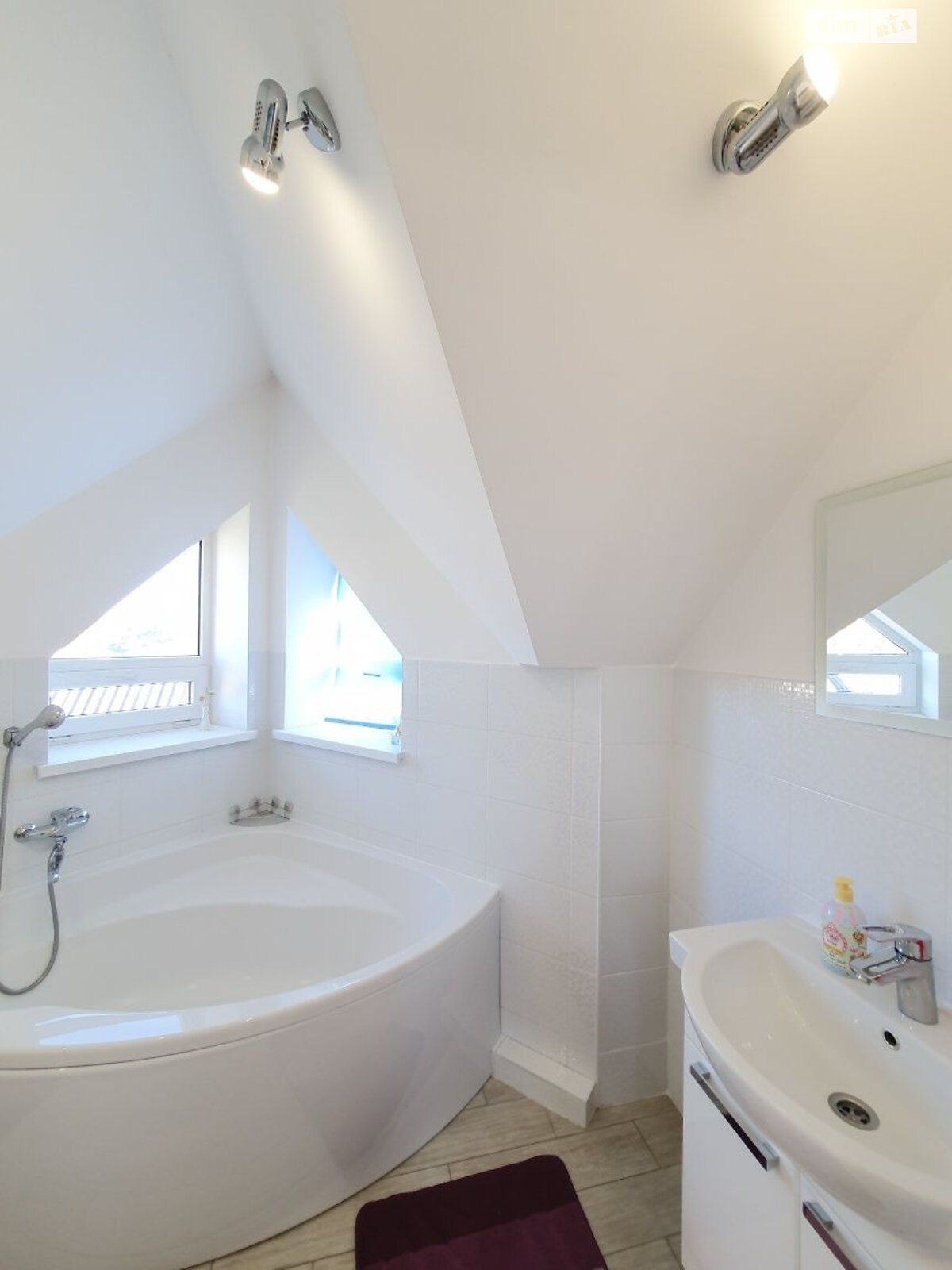 двухэтажный дом с верандой, 260 кв. м, кирпич. Сдается помесячно в Днепре, в районе ДИИТ фото 1