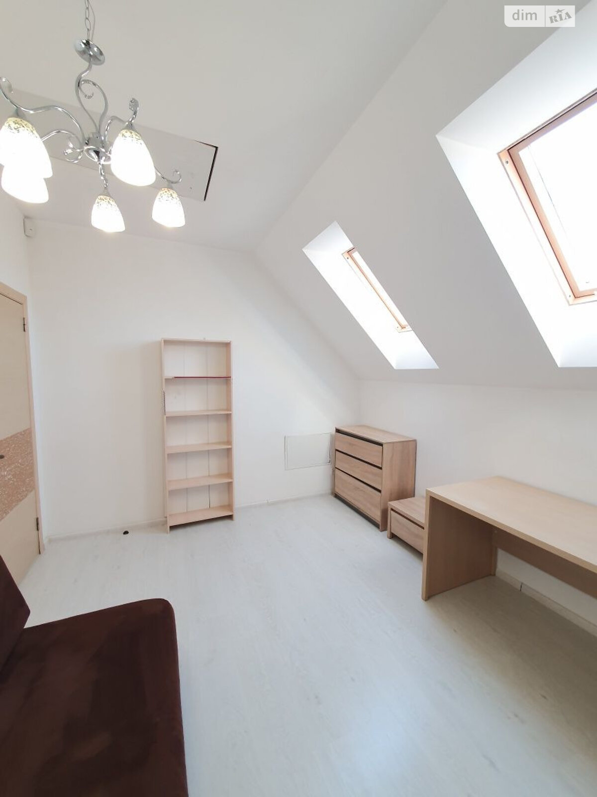 двухэтажный дом с верандой, 260 кв. м, кирпич. Сдается помесячно в Днепре, в районе ДИИТ фото 1