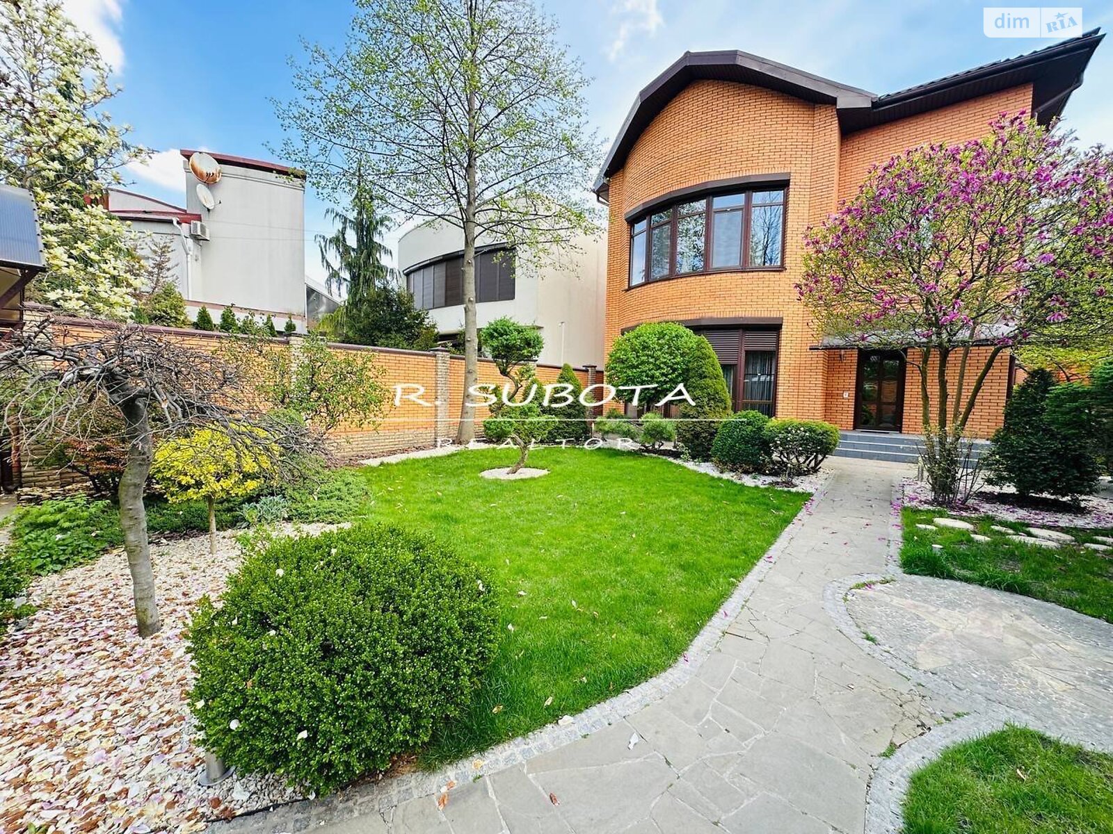 двухэтажный дом, 200 кв. м, кирпич. Сдается помесячно в Днепре фото 1