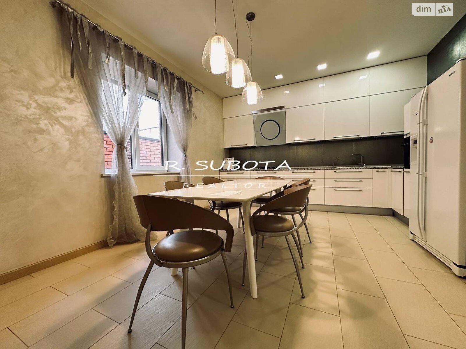 двухэтажный дом, 200 кв. м, кирпич. Сдается помесячно в Днепре фото 1