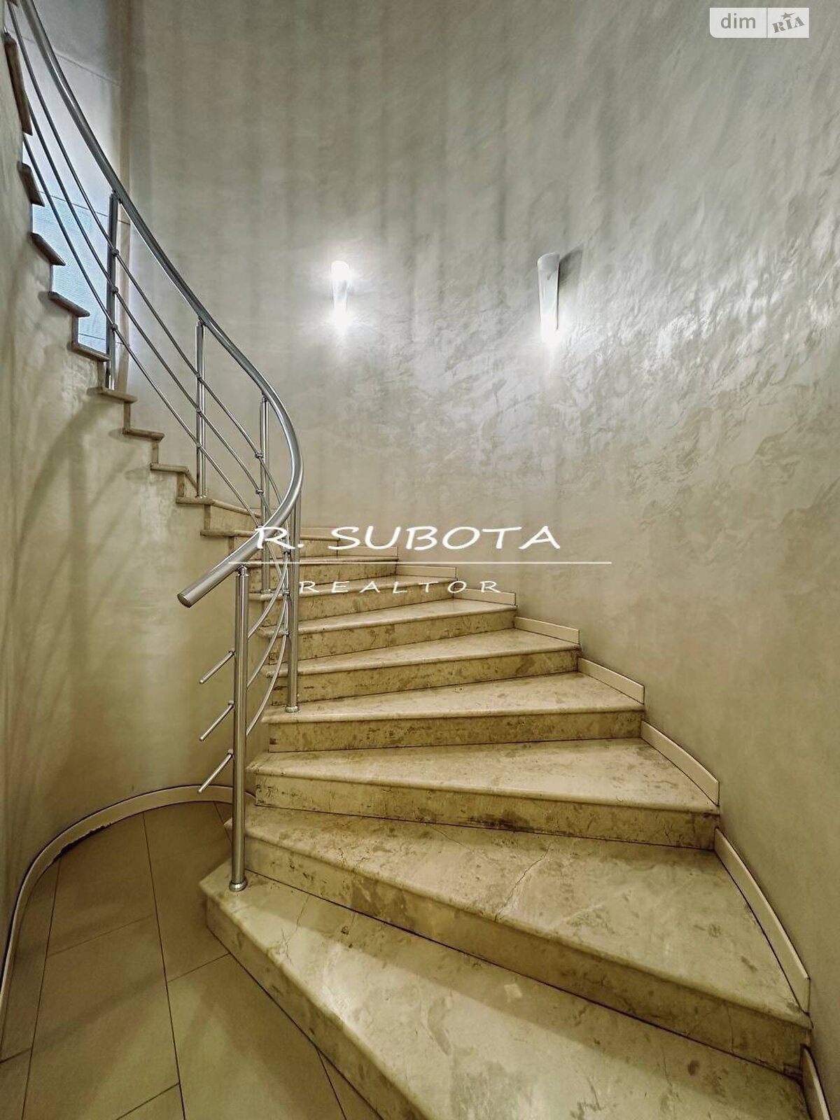 двухэтажный дом, 200 кв. м, кирпич. Сдается помесячно в Днепре фото 1