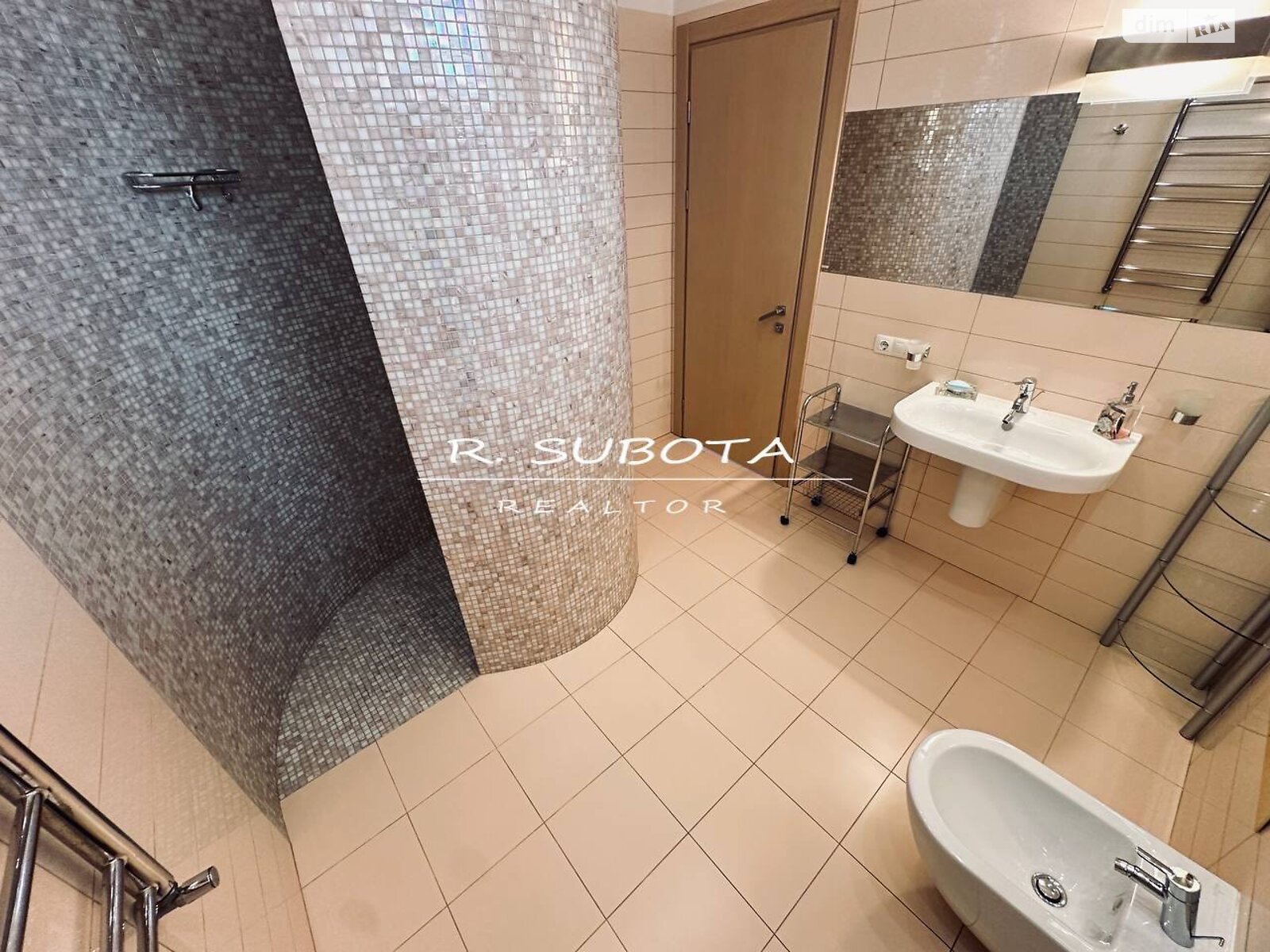 двухэтажный дом, 200 кв. м, кирпич. Сдается помесячно в Днепре фото 1