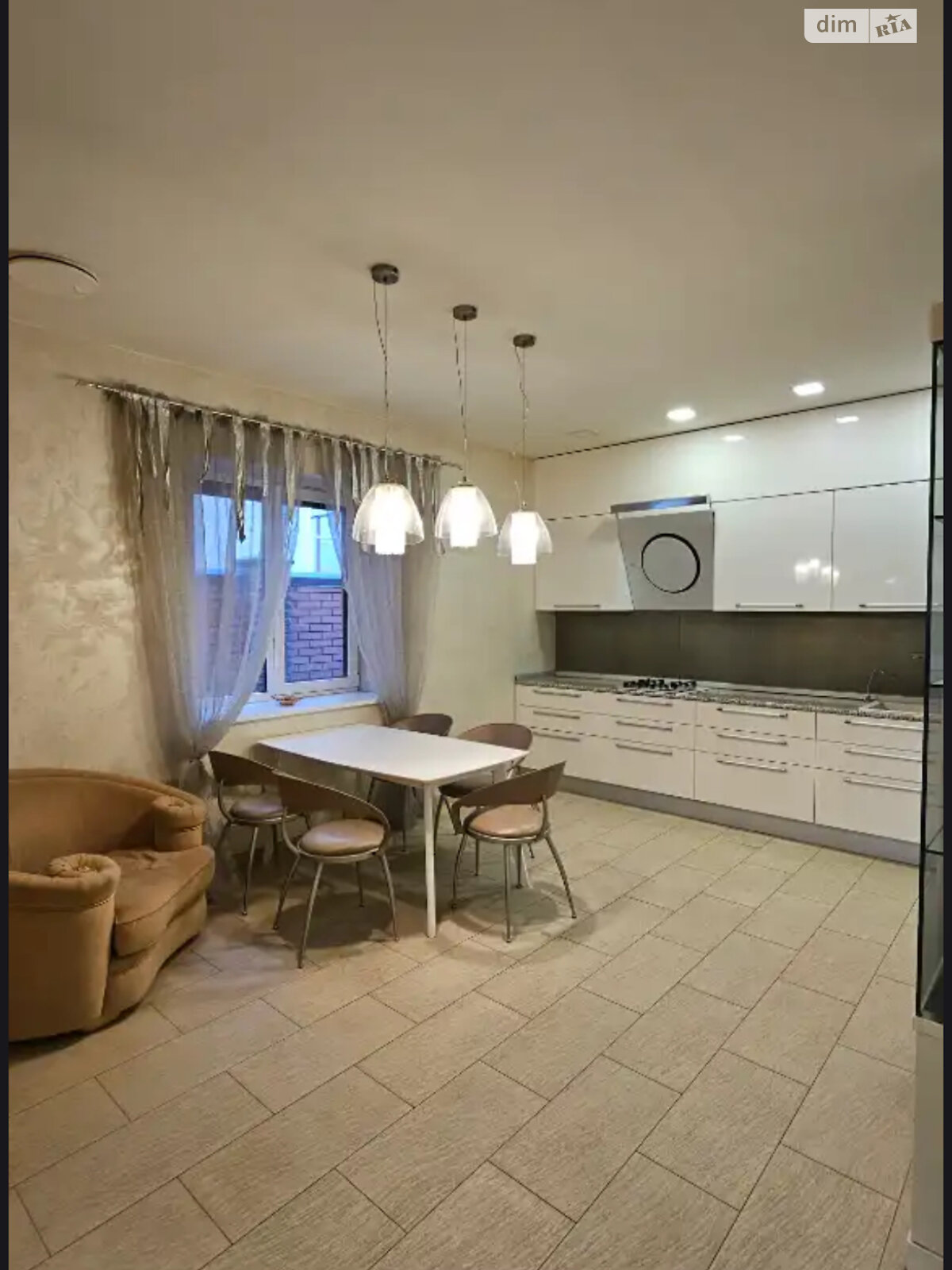 двоповерховий будинок з верандою, 200 кв. м, цегла. Здається помісячно в Дніпрі фото 1