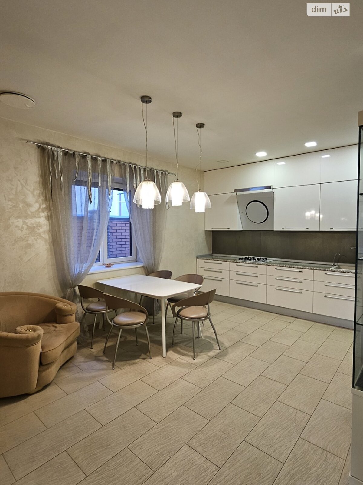 двухэтажный дом, 200 кв. м, кирпич. Сдается помесячно в Днепре фото 1