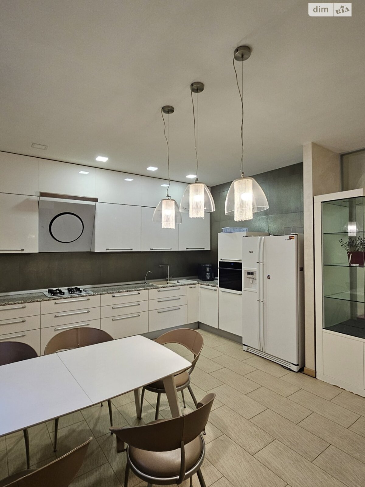 двухэтажный дом, 200 кв. м, кирпич. Сдается помесячно в Днепре фото 1