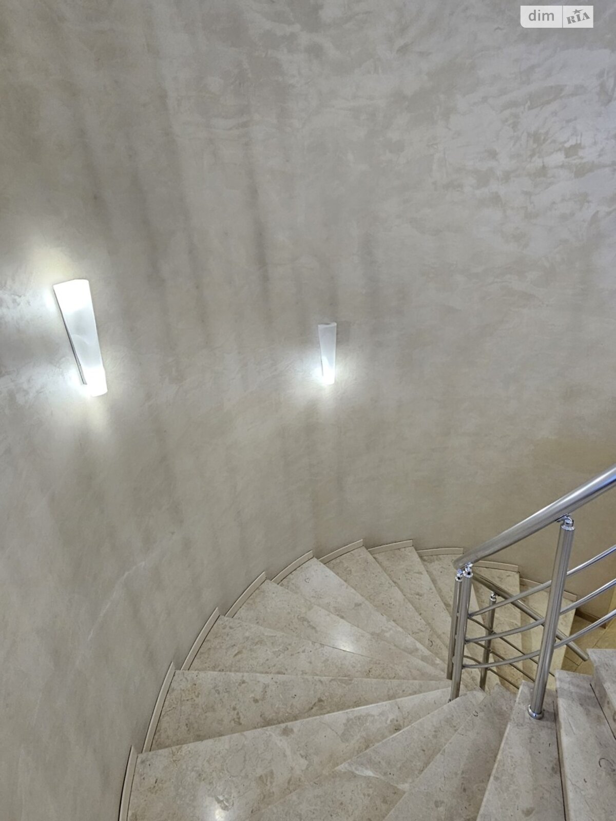 двухэтажный дом, 200 кв. м, кирпич. Сдается помесячно в Днепре фото 1