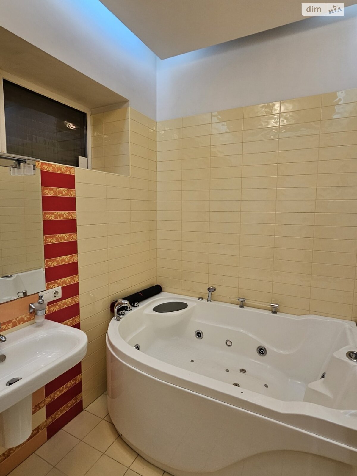 двухэтажный дом, 200 кв. м, кирпич. Сдается помесячно в Днепре фото 1