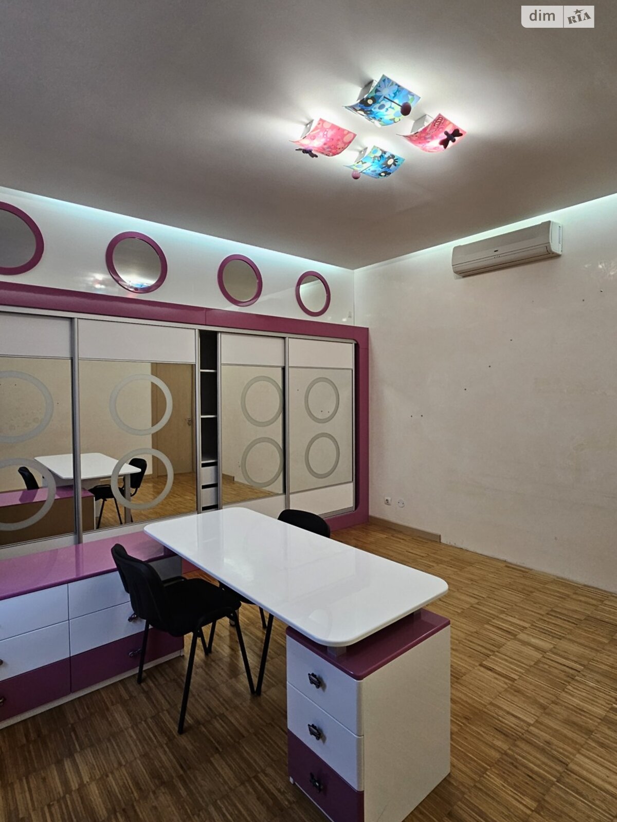 двухэтажный дом, 200 кв. м, кирпич. Сдается помесячно в Днепре фото 1