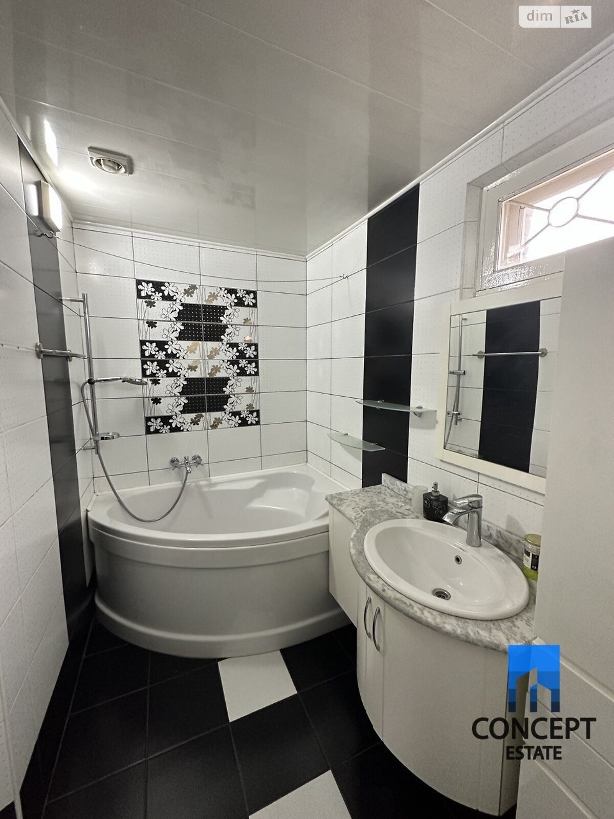 одноэтажный дом с гаражом, 80 кв. м, кирпич. Сдается помесячно в Днепре, в районе Еврейская слобода фото 1