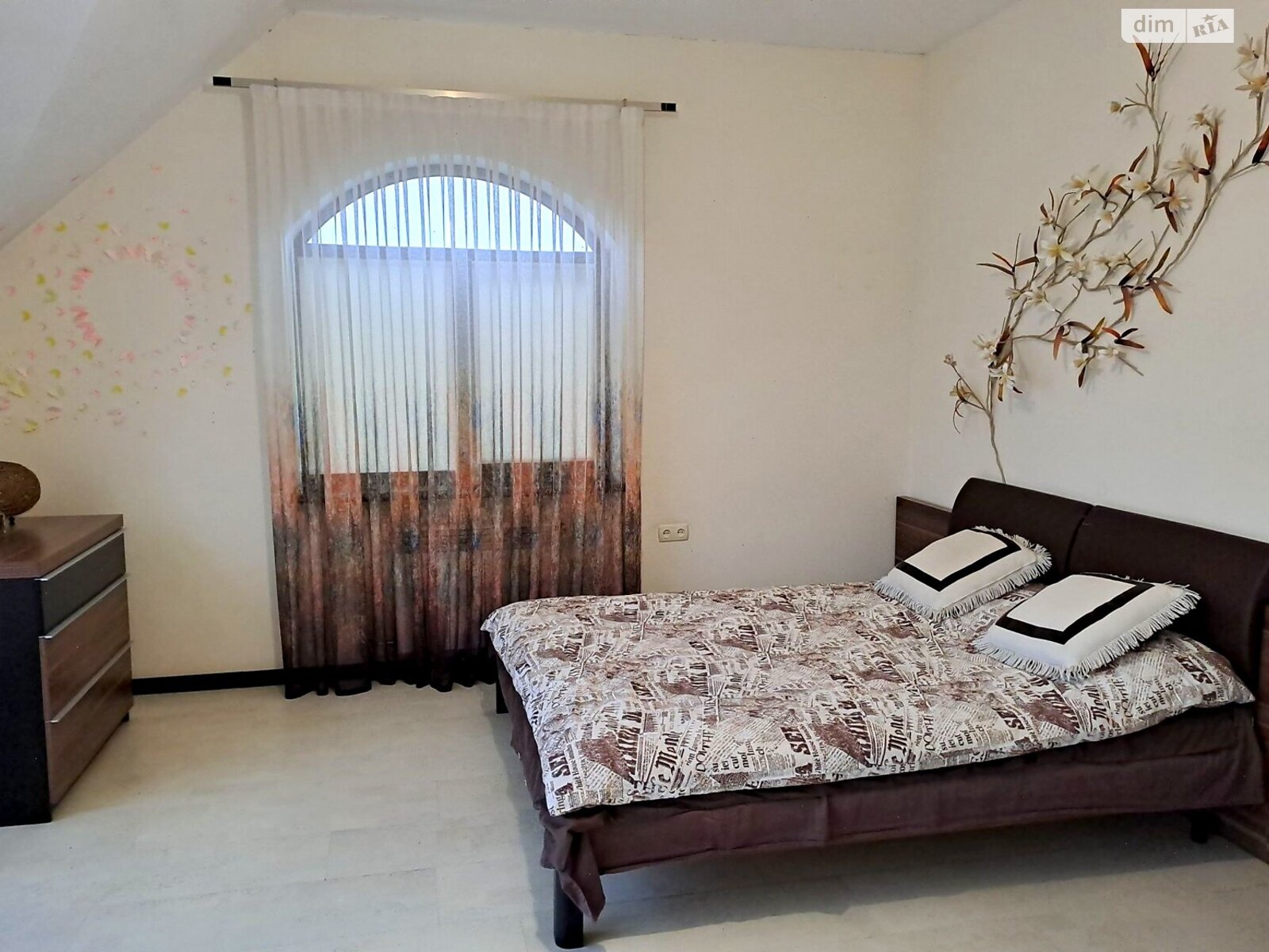 двухэтажный дом с ремонтом, 230 кв. м, кирпич. Сдается помесячно в Днепре, в районе Камянка фото 1