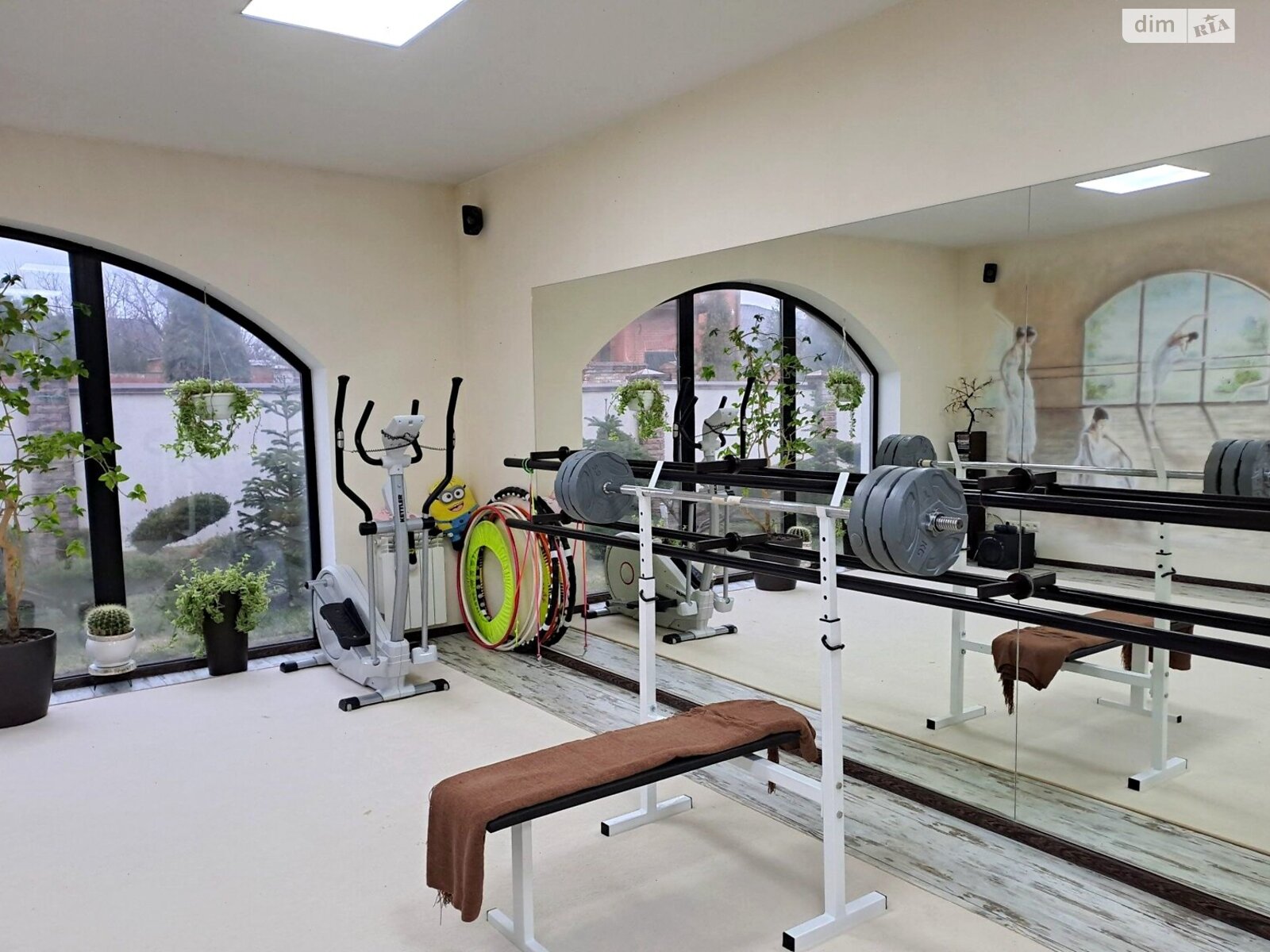 двухэтажный дом с ремонтом, 230 кв. м, кирпич. Сдается помесячно в Днепре, в районе Камянка фото 1