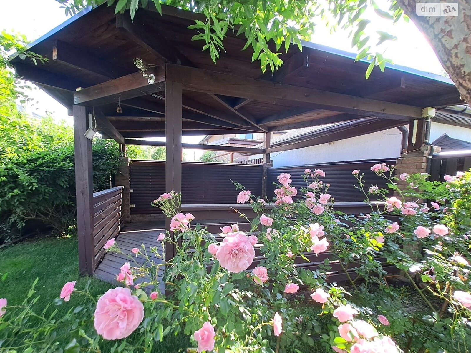 двухэтажный дом с ремонтом, 230 кв. м, кирпич. Сдается помесячно в Днепре, в районе Камянка фото 1