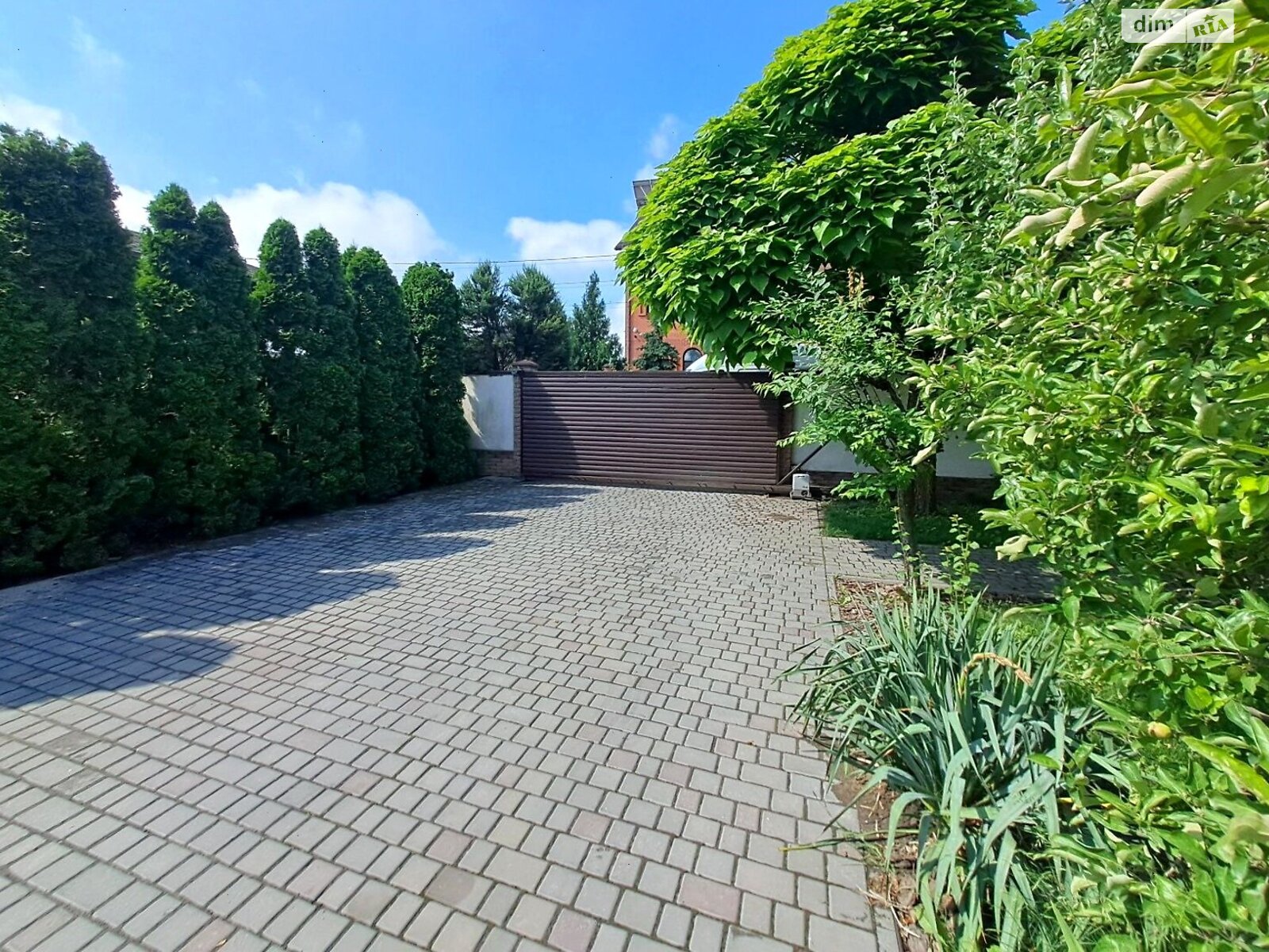 двухэтажный дом с ремонтом, 230 кв. м, кирпич. Сдается помесячно в Днепре, в районе Камянка фото 1