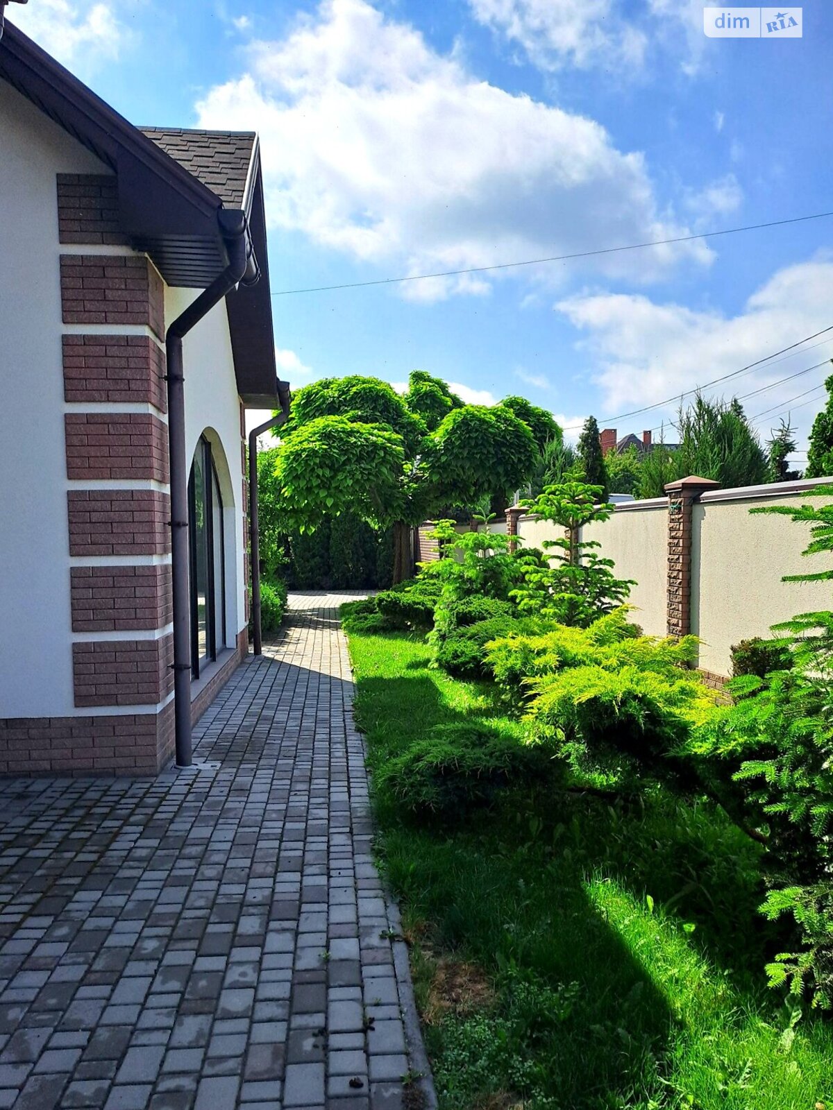 двухэтажный дом с ремонтом, 230 кв. м, кирпич. Сдается помесячно в Днепре, в районе Камянка фото 1