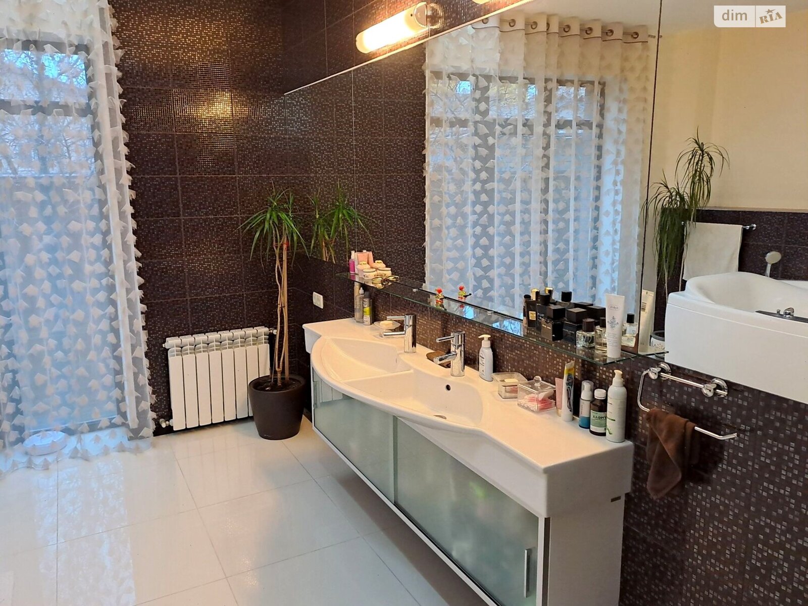 двухэтажный дом с ремонтом, 230 кв. м, кирпич. Сдается помесячно в Днепре, в районе Камянка фото 1