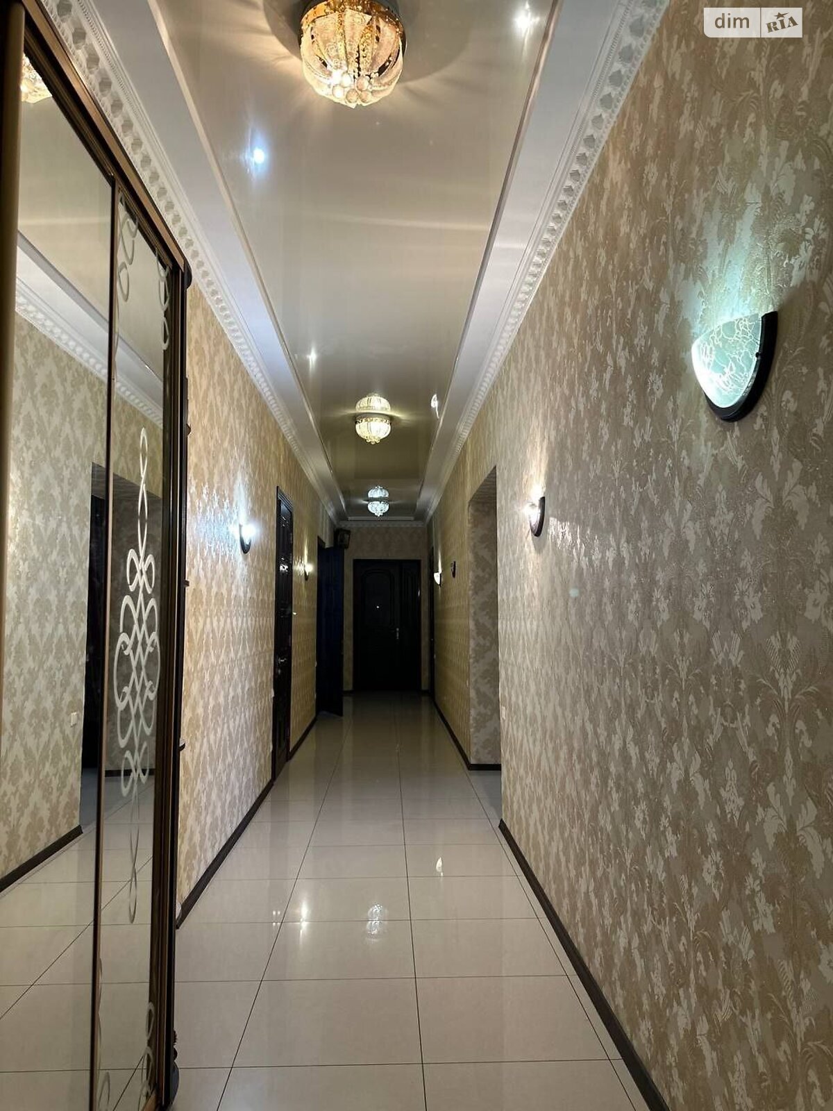 двоповерховий будинок з верандою, 233 кв. м, кирпич. Здається помісячно в Дніпрі, в районі Кам’янка фото 1 двопроверховий будинок з верандою, 233 кв. м, кирпич. Здається помісячно в Дніпрі, в районі Кам’янка фото 1