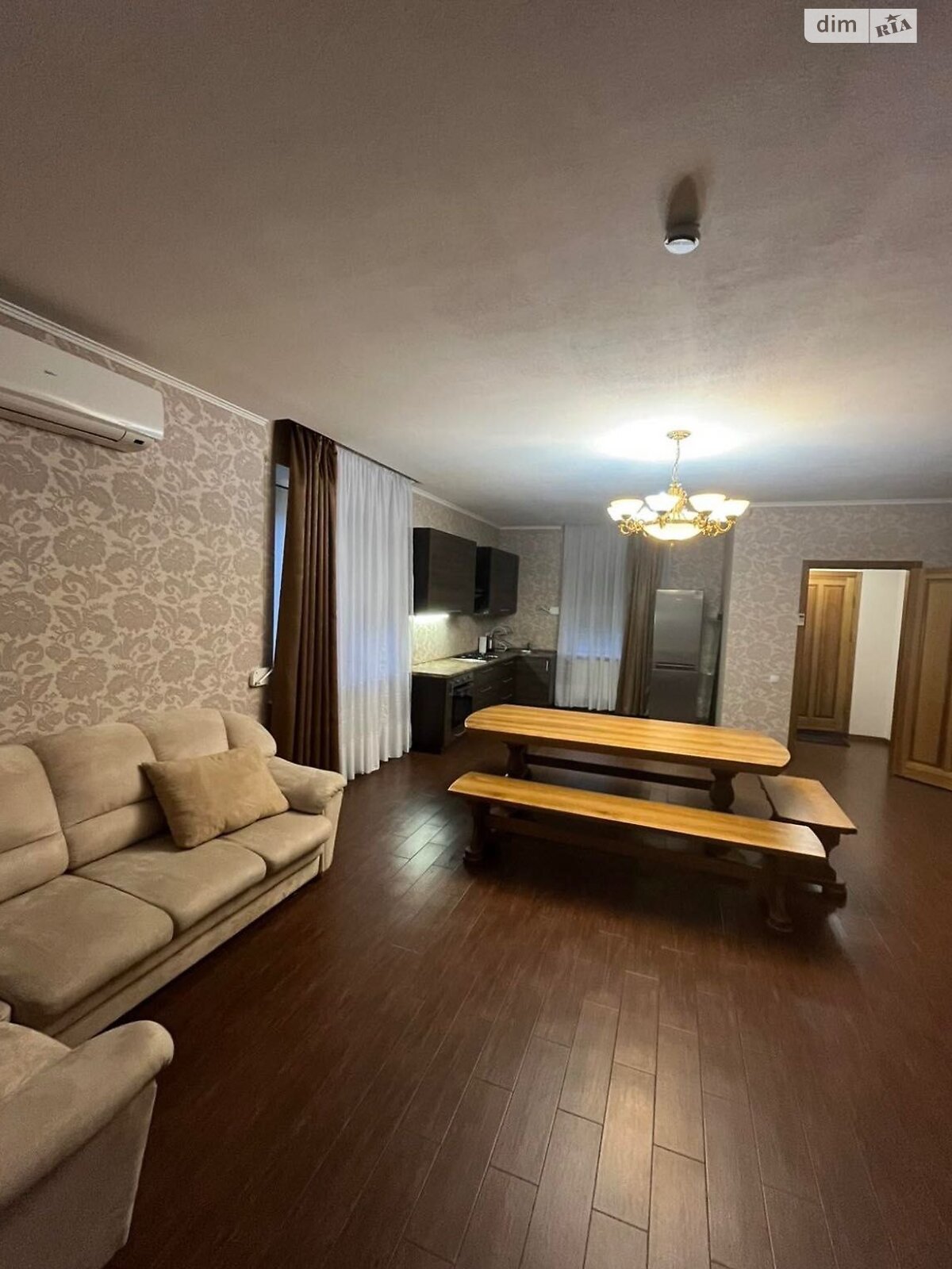 двухэтажный дом с верандой, 230 кв. м, кирпич. Сдается помесячно в Днепре, в районе Камянка фото 1