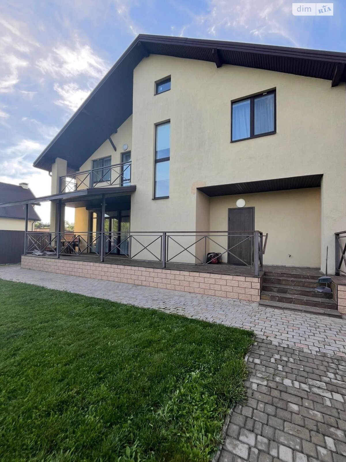 двухэтажный дом с верандой, 230 кв. м, кирпич. Сдается помесячно в Днепре, в районе Камянка фото 1