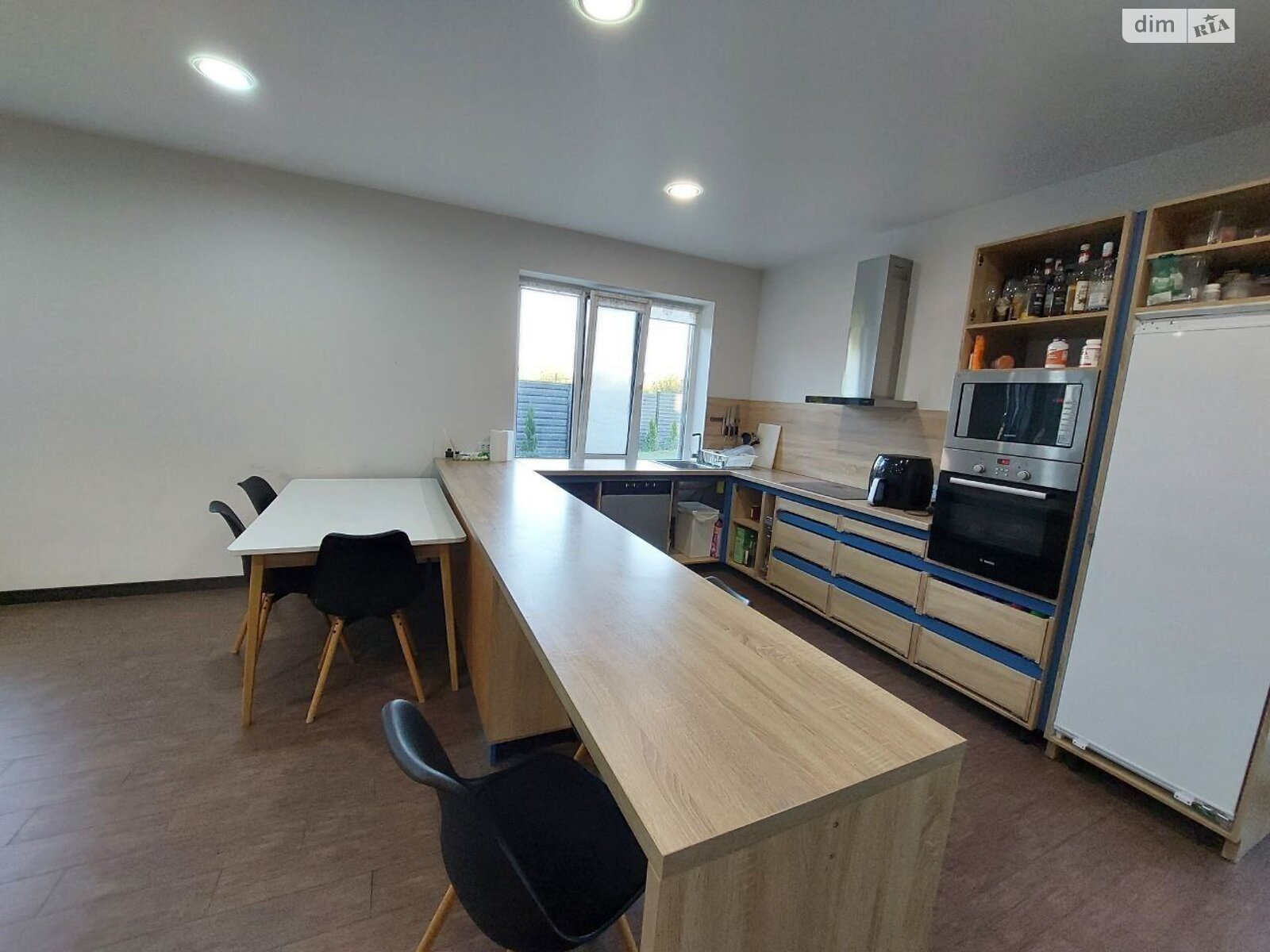 двухэтажный дом, 180 кв. м, кирпич. Сдается помесячно в Днепре, в районе Краснополье фото 1 двухэтажный дом, 180 кв. м, кирпич. Сдается помесячно в Днепре, в районе Краснополье фото 1