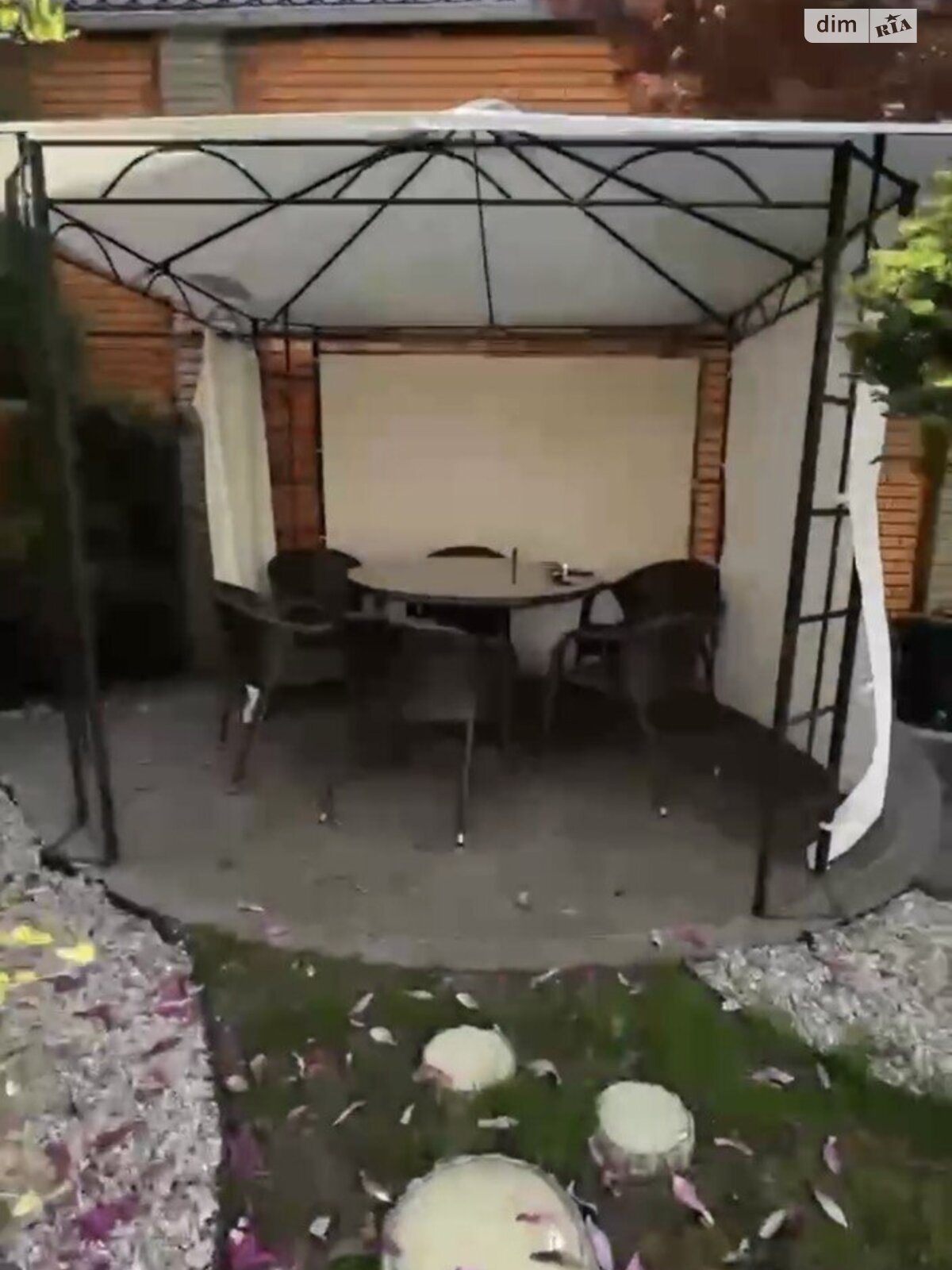 двухэтажный дом, 200 кв. м, кирпич. Сдается помесячно в Днепре, в районе Лагерный фото 1 двухэтажный дом, 200 кв. м, кирпич. Сдается помесячно в Днепре, в районе Лагерный фото 1