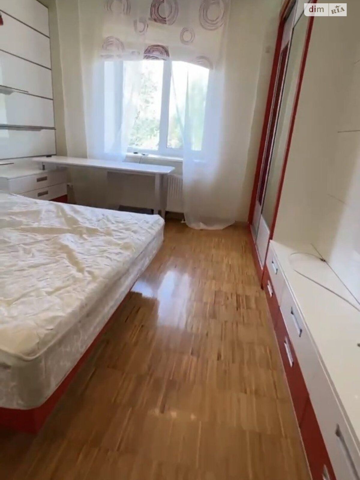 двухэтажный дом, 200 кв. м, кирпич. Сдается помесячно в Днепре, в районе Лагерный фото 1 двухэтажный дом, 200 кв. м, кирпич. Сдается помесячно в Днепре, в районе Лагерный фото 1