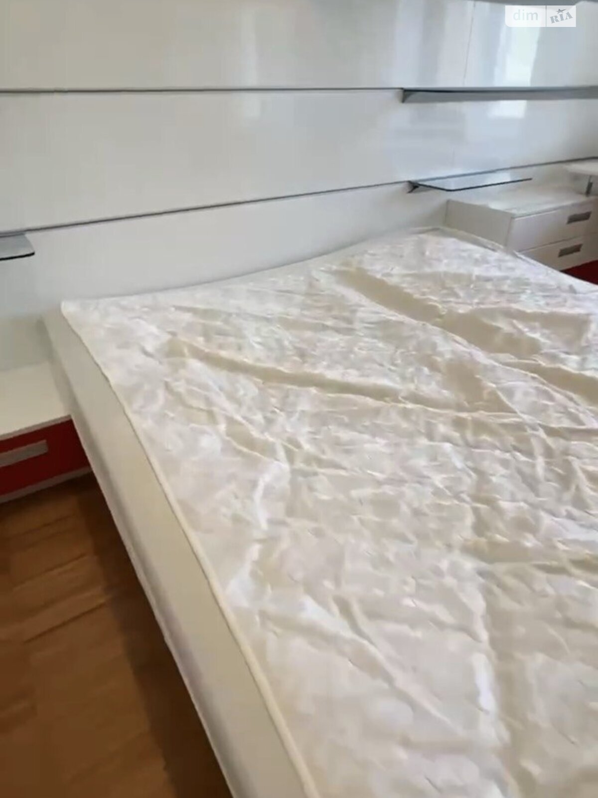 двухэтажный дом, 200 кв. м, кирпич. Сдается помесячно в Днепре, в районе Лагерный фото 1 двухэтажный дом, 200 кв. м, кирпич. Сдается помесячно в Днепре, в районе Лагерный фото 1