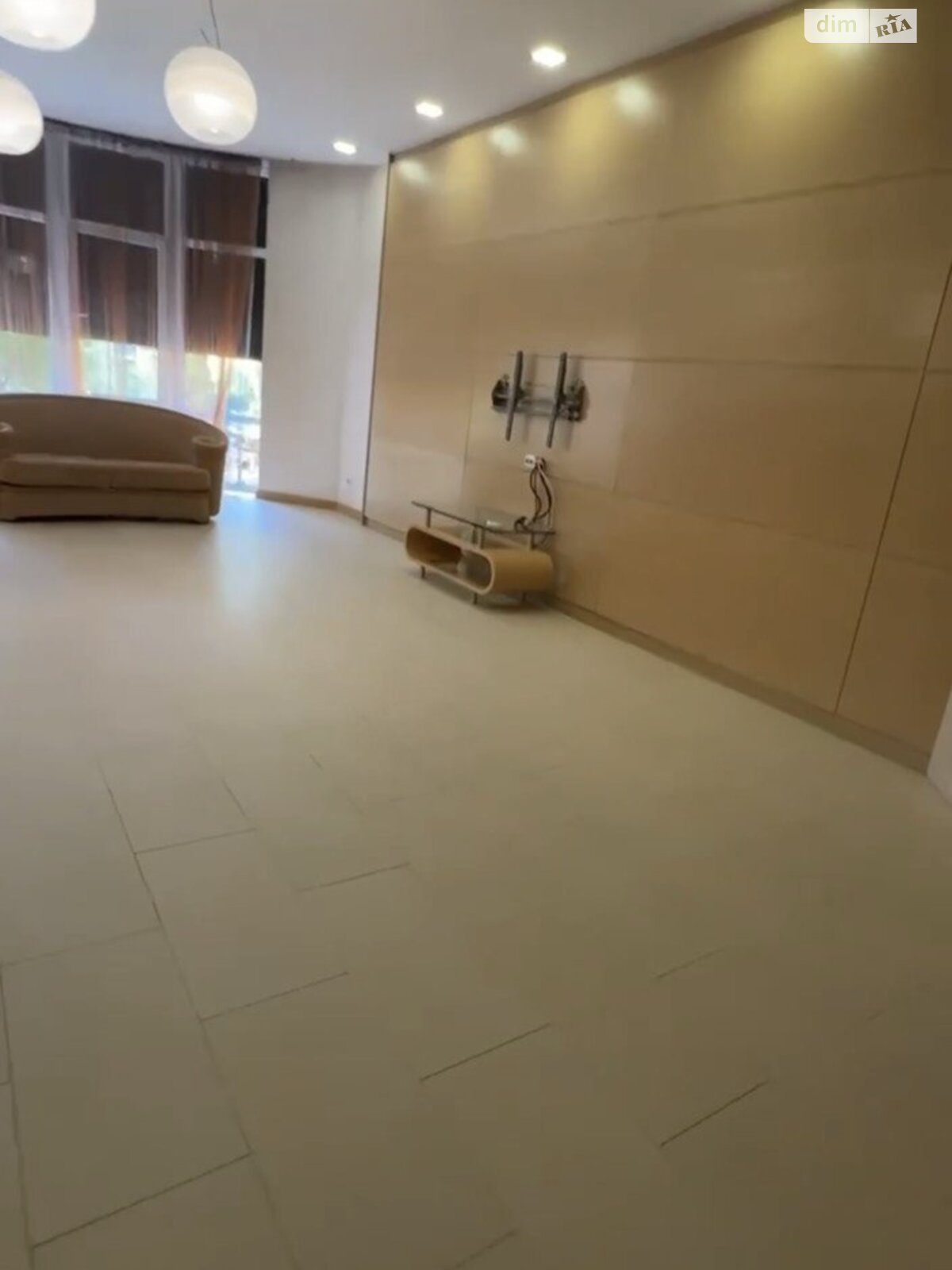 двухэтажный дом, 200 кв. м, кирпич. Сдается помесячно в Днепре, в районе Лагерный фото 1 двухэтажный дом, 200 кв. м, кирпич. Сдается помесячно в Днепре, в районе Лагерный фото 1