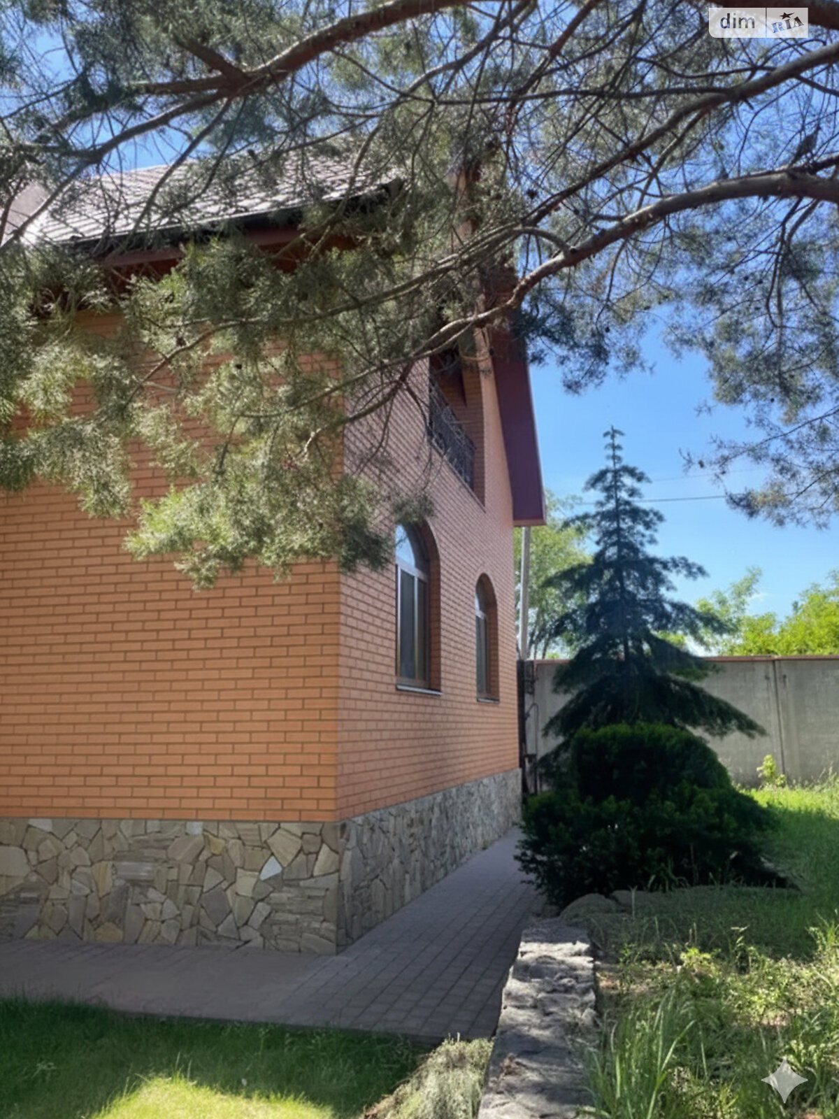 двухэтажный дом с верандой, 155 кв. м, кирпич. Сдается помесячно в Днепре, в районе Ломовка фото 1 двухэтажный дом с верандой, 155 кв. м, кирпич. Сдается помесячно в Днепре, в районе Ломовка фото 1