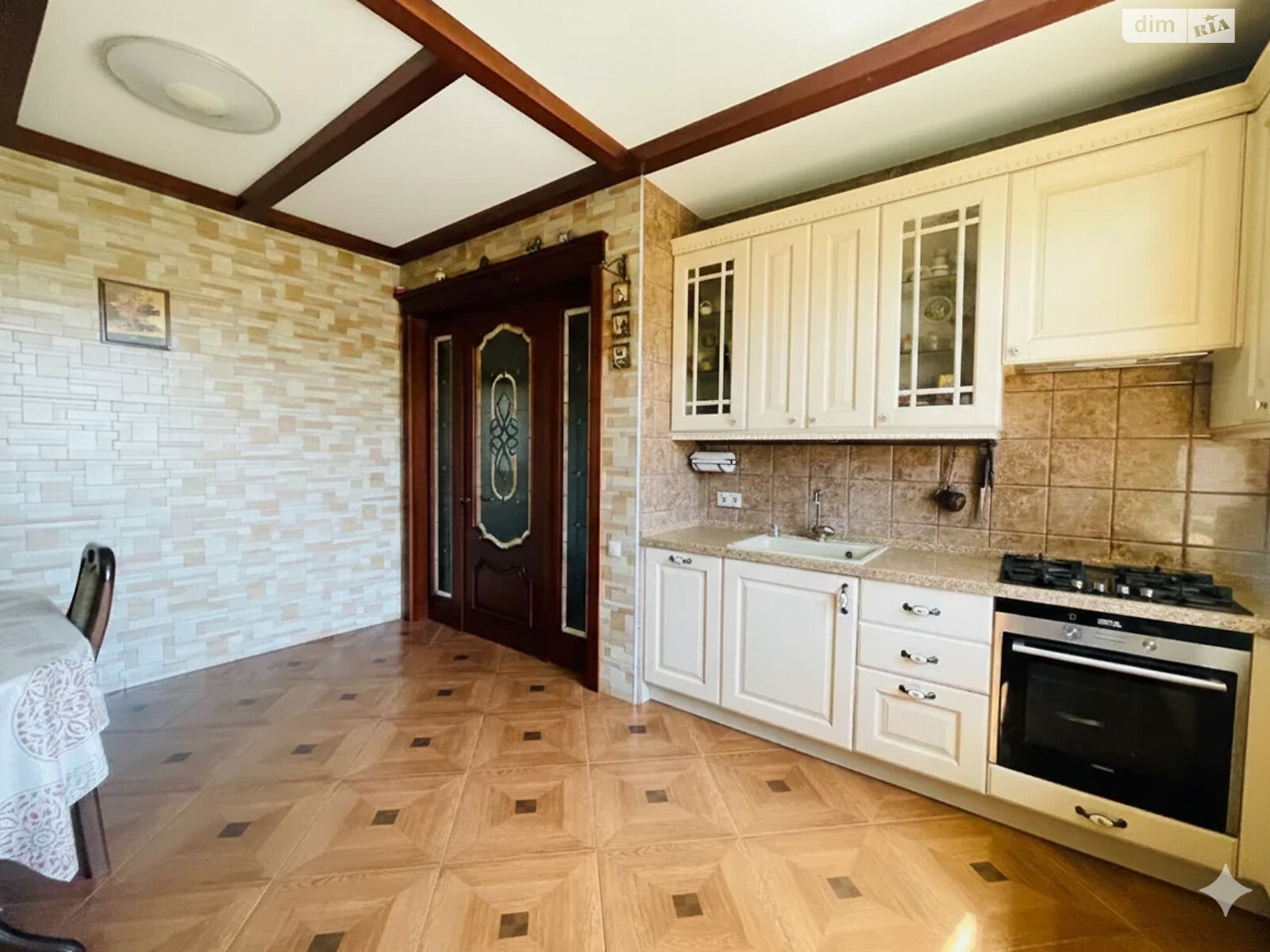 двухэтажный дом с верандой, 155 кв. м, кирпич. Сдается помесячно в Днепре, в районе Ломовка фото 1 двухэтажный дом с верандой, 155 кв. м, кирпич. Сдается помесячно в Днепре, в районе Ломовка фото 1