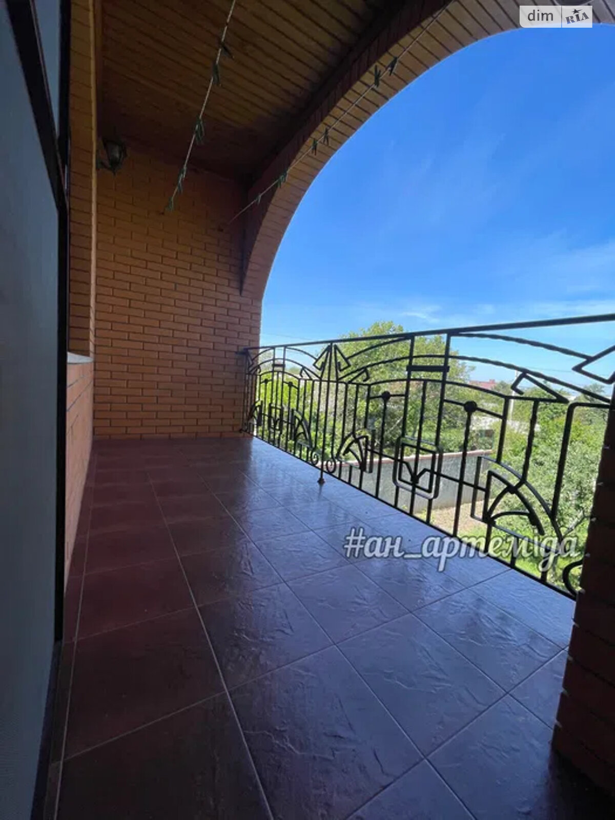 двухэтажный дом с верандой, 155 кв. м, кирпич. Сдается помесячно в Днепре, в районе Ломовка фото 1 двухэтажный дом с верандой, 155 кв. м, кирпич. Сдается помесячно в Днепре, в районе Ломовка фото 1