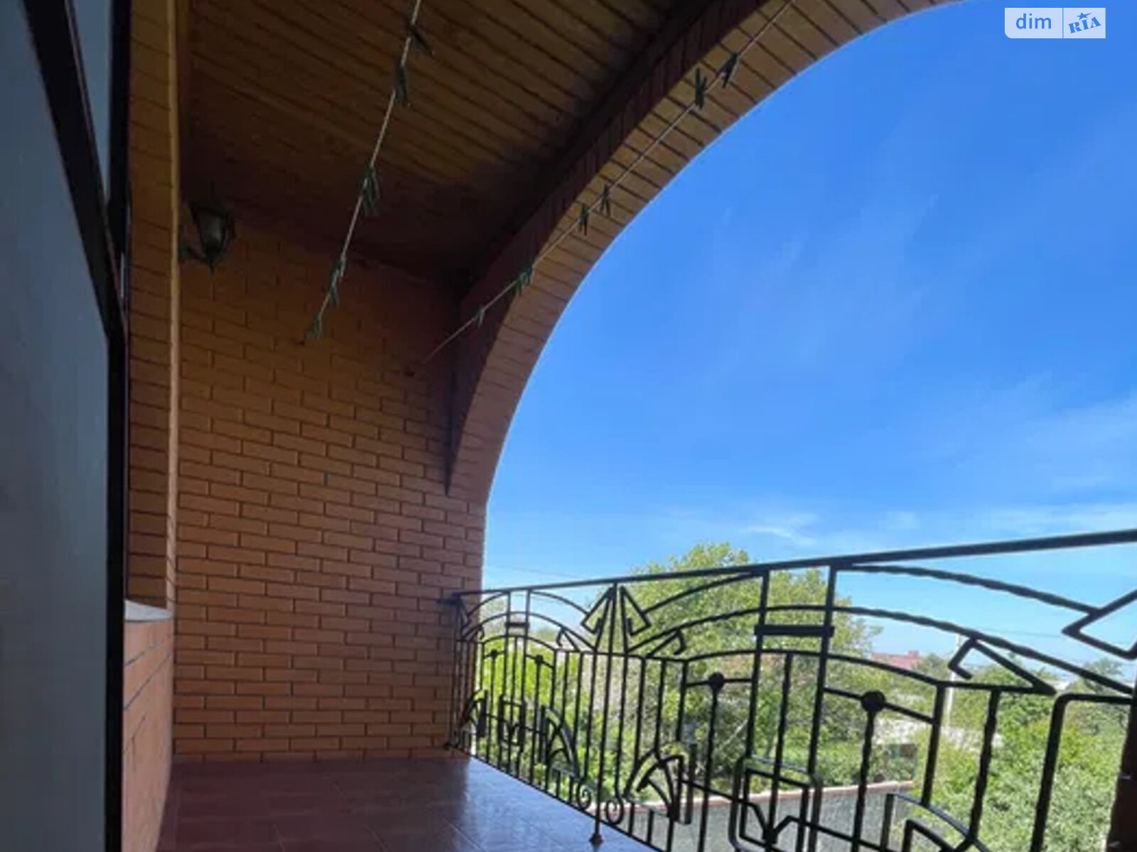 двухэтажный дом с верандой, 155 кв. м, кирпич. Сдается помесячно в Днепре, в районе Ломовка фото 1 двухэтажный дом с верандой, 155 кв. м, кирпич. Сдается помесячно в Днепре, в районе Ломовка фото 1