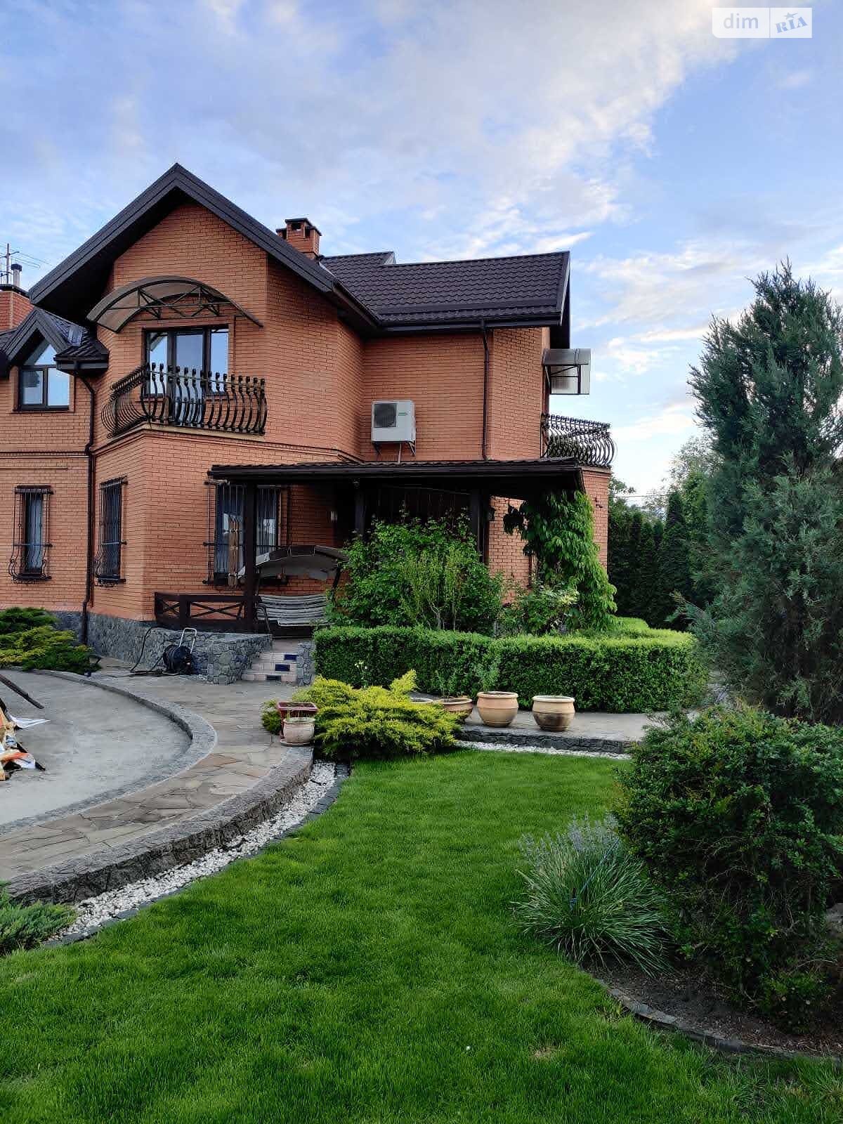 двоповерховий будинок з балконом, 289.3 кв. м, цегла. Здається помісячно в Дніпрі, в районі Ломівка фото 1 двопроверховий будинок з балконом, 289.3 кв. м, цегла. Здається помісячно в Дніпрі, в районі Ломівка фото 1