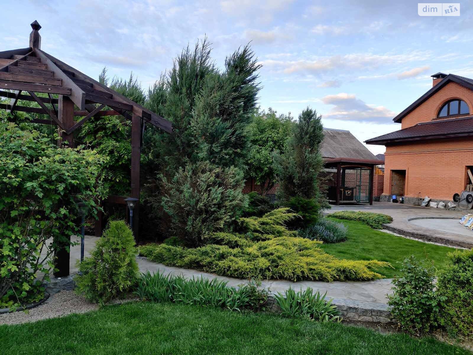 двоповерховий будинок з балконом, 289.3 кв. м, цегла. Здається помісячно в Дніпрі, в районі Ломівка фото 1 двопроверховий будинок з балконом, 289.3 кв. м, цегла. Здається помісячно в Дніпрі, в районі Ломівка фото 1