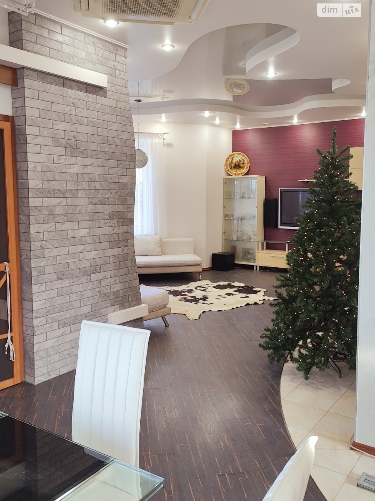 двоповерховий будинок з балконом, 289.3 кв. м, цегла. Здається помісячно в Дніпрі, в районі Ломівка фото 1 двопроверховий будинок з балконом, 289.3 кв. м, цегла. Здається помісячно в Дніпрі, в районі Ломівка фото 1