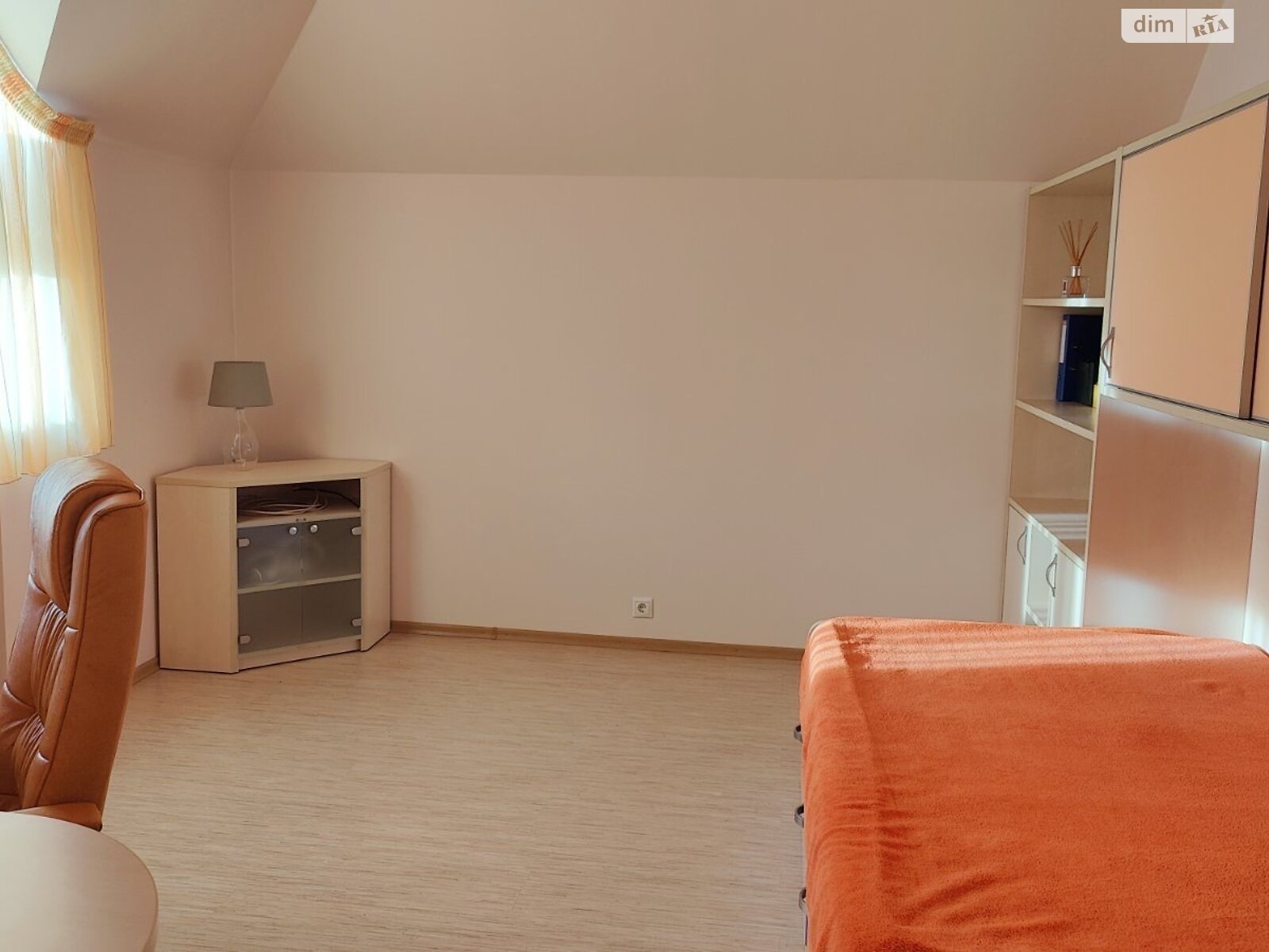 двоповерховий будинок з балконом, 289.3 кв. м, цегла. Здається помісячно в Дніпрі, в районі Ломівка фото 1 двопроверховий будинок з балконом, 289.3 кв. м, цегла. Здається помісячно в Дніпрі, в районі Ломівка фото 1