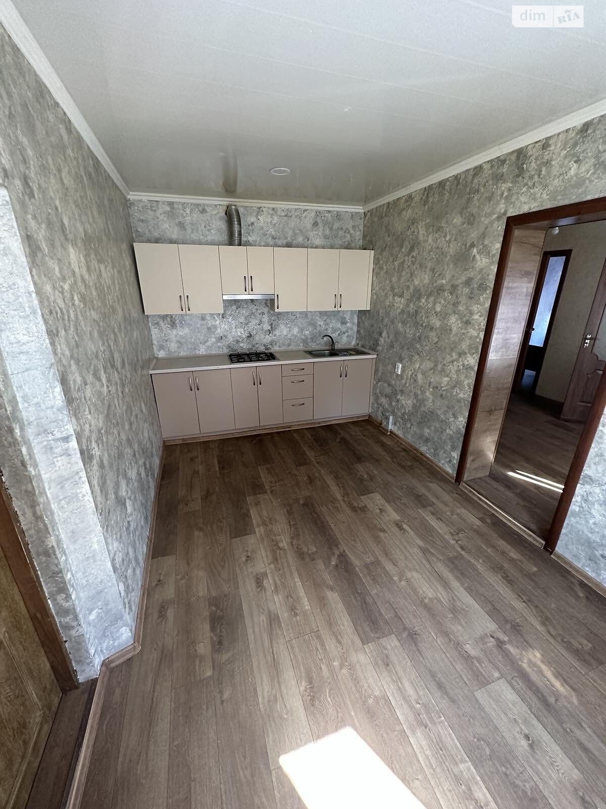 одноэтажный дом с верандой, 80 кв. м, кирпич. Сдается помесячно в Днепре, в районе Ломовка фото 1 одноэтажный дом с верандой, 80 кв. м, кирпич. Сдается помесячно в Днепре, в районе Ломовка фото 1