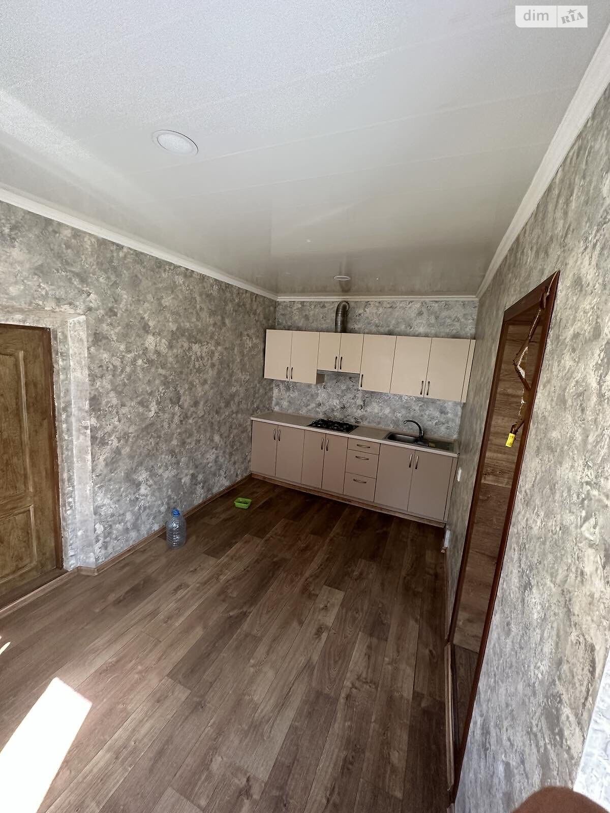 одноэтажный дом с верандой, 80 кв. м, кирпич. Сдается помесячно в Днепре, в районе Ломовка фото 1 одноэтажный дом с верандой, 80 кв. м, кирпич. Сдается помесячно в Днепре, в районе Ломовка фото 1