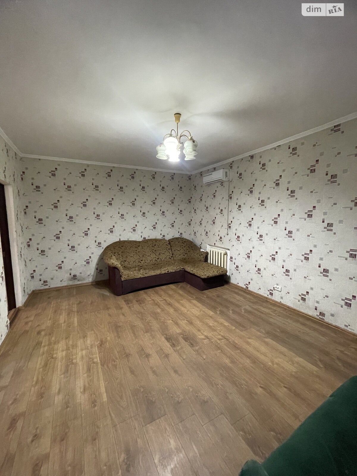 одноэтажный дом с верандой, 80 кв. м, кирпич. Сдается помесячно в Днепре, в районе Ломовка фото 1 одноэтажный дом с верандой, 80 кв. м, кирпич. Сдается помесячно в Днепре, в районе Ломовка фото 1