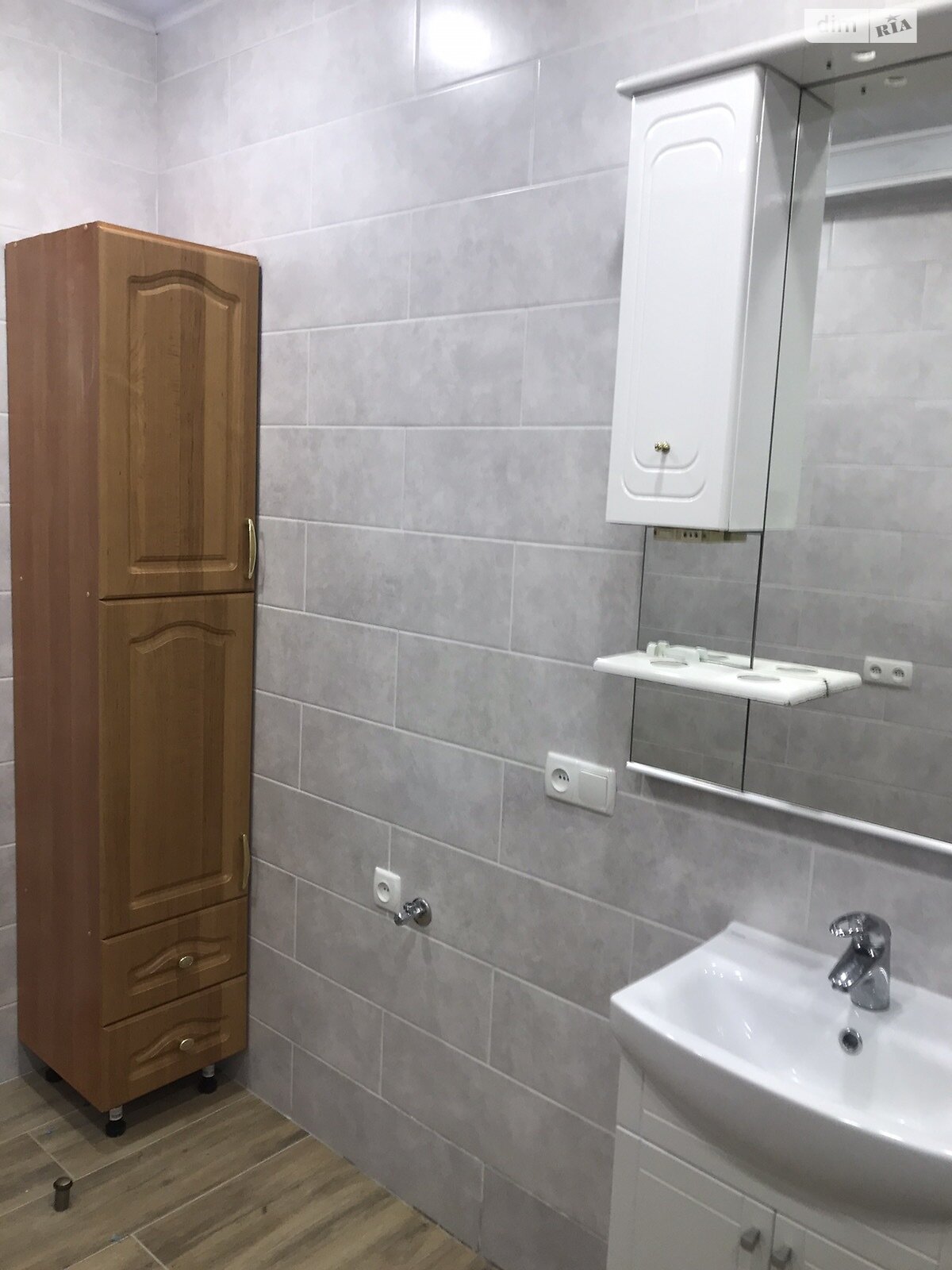 одноэтажный дом, 90 кв. м, кирпич. Сдается помесячно в Днепре, в районе Ломовка фото 1 одноэтажный дом, 90 кв. м, кирпич. Сдается помесячно в Днепре, в районе Ломовка фото 1