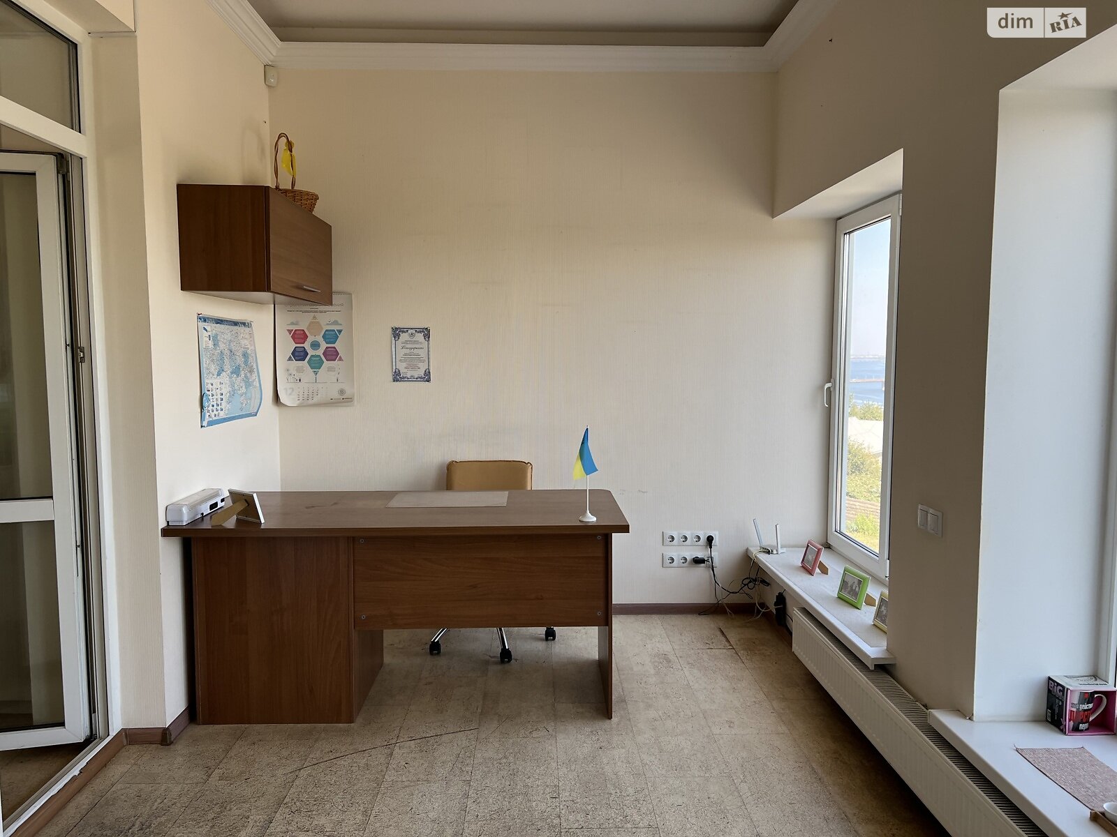 трехэтажный дом, 1100 кв. м, кирпич. Сдается помесячно в Днепре, в районе Лоцкамянка фото 1 трехэтажный дом, 1100 кв. м, кирпич. Сдается помесячно в Днепре, в районе Лоцкамянка фото 1