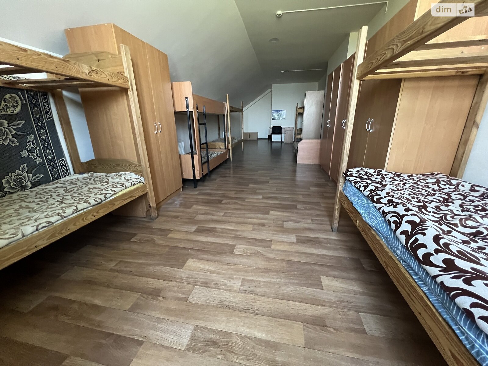 трехэтажный дом, 1100 кв. м, кирпич. Сдается помесячно в Днепре, в районе Лоцкамянка фото 1 трехэтажный дом, 1100 кв. м, кирпич. Сдается помесячно в Днепре, в районе Лоцкамянка фото 1